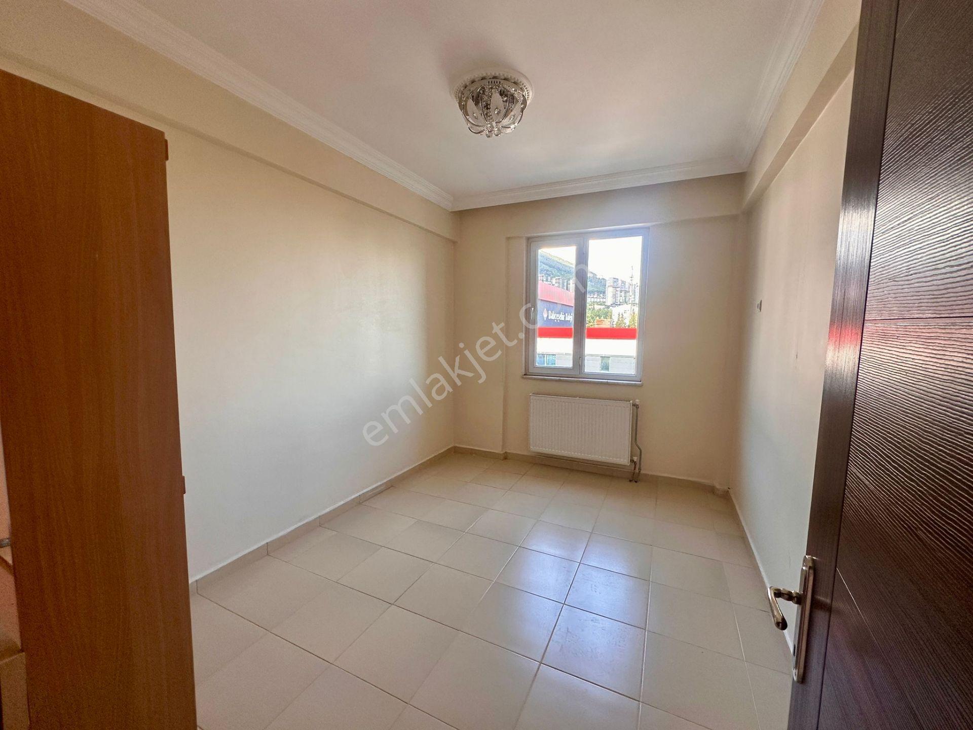 Amazon'dan Adliye Civarı Ana Cadde Üzeri Geniş Satılık 4+1 Daire - Görsel 23