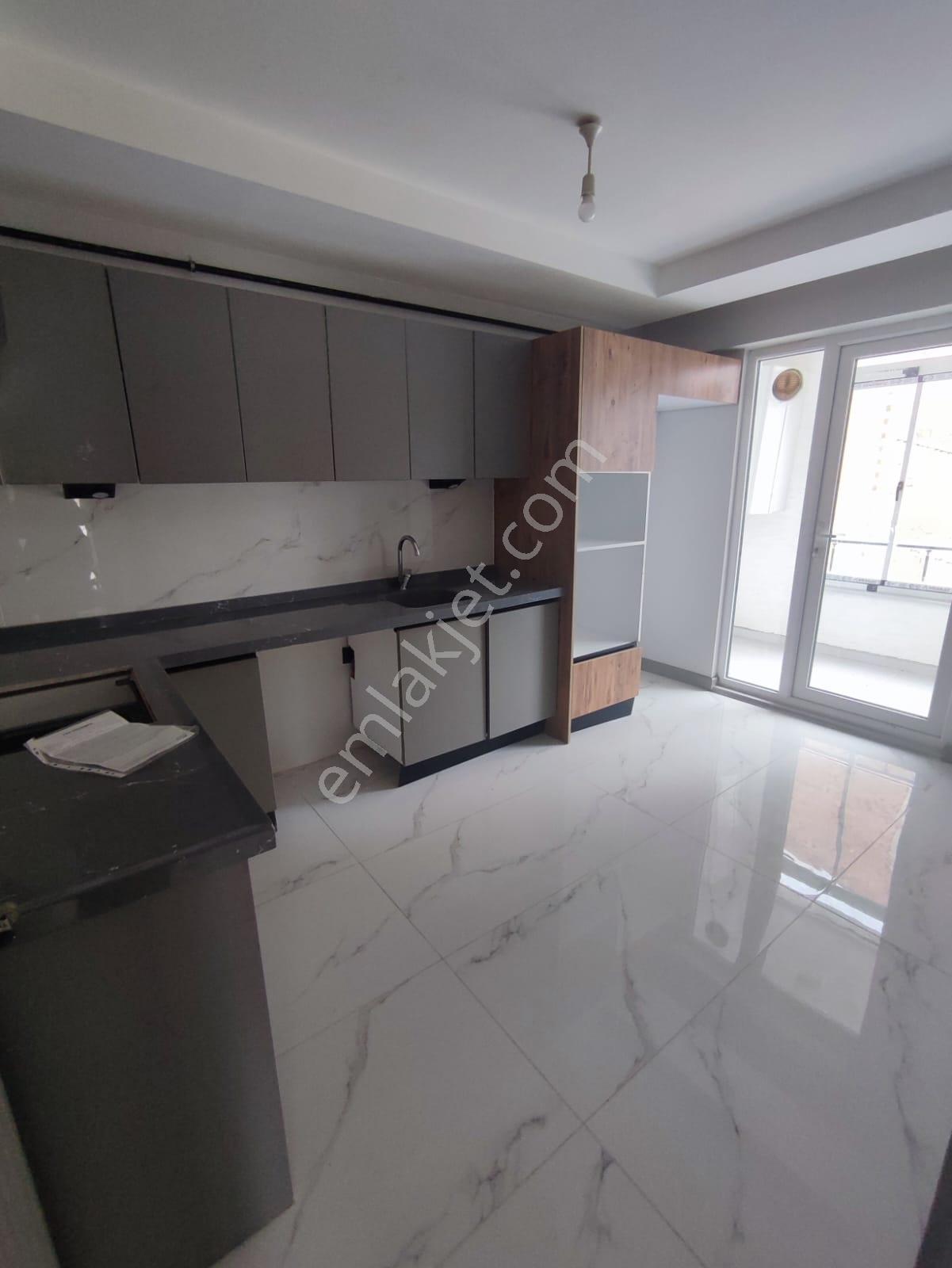 Kolçan Emlaktan Zafertepede Kiralık 2+1