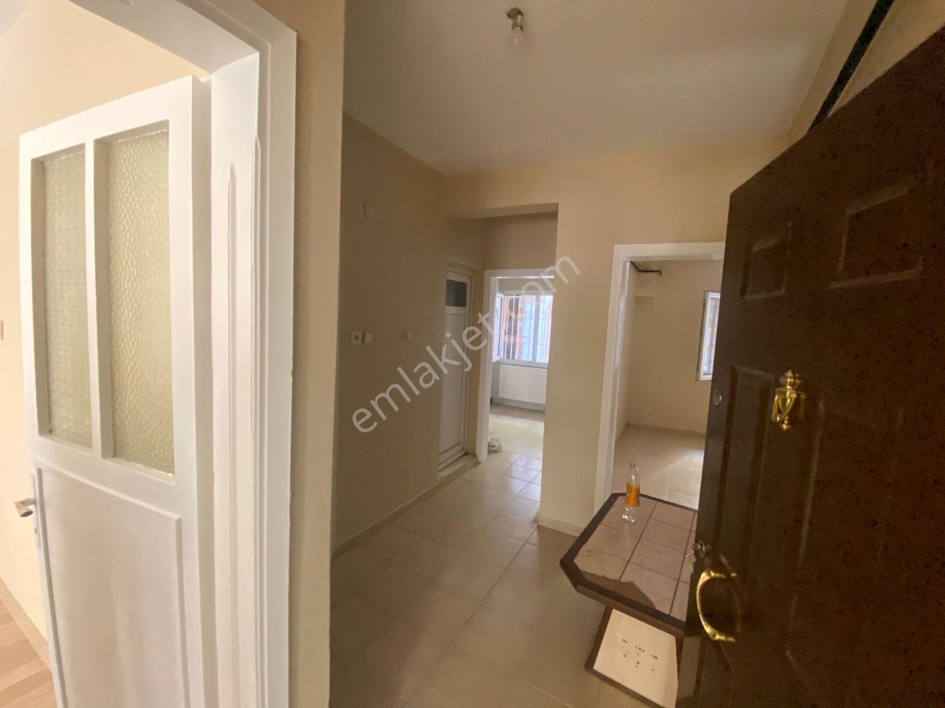 Buca Uçanyol Kavşak Yanı Çamlık Mah.de 2+1 90m2 Dgazlı Y.giriş Ayrı Mutfak Kiralık Daire - Görsel 18