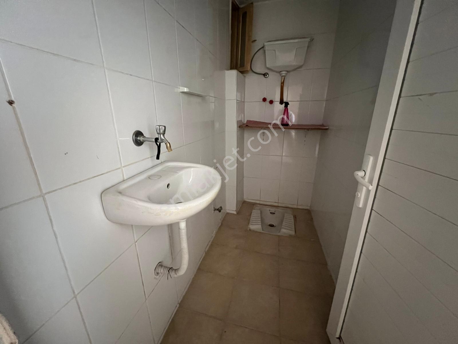 Buca Uçanyol Kavşak Yanı Çamlık Mah.de 2+1 90m2 Dgazlı Y.giriş Ayrı Mutfak Kiralık Daire - Görsel 17
