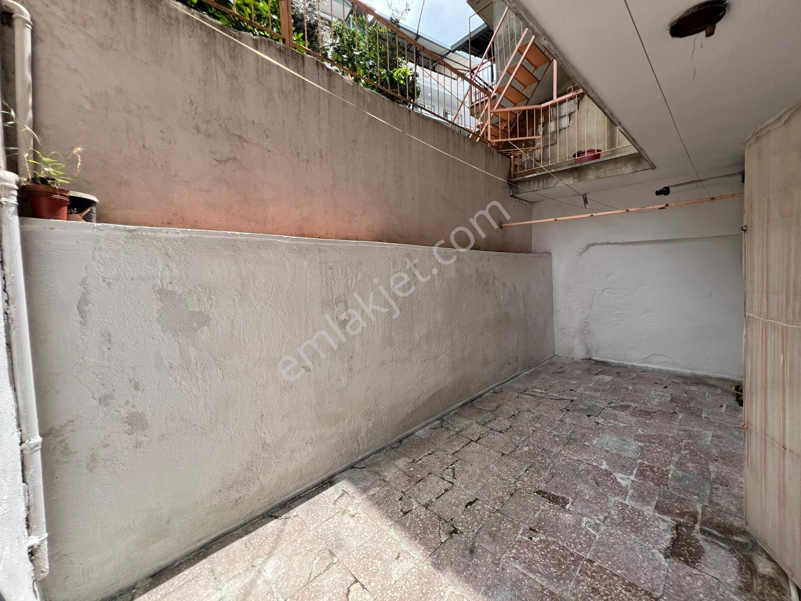Buca Uçanyol Kavşak Yanı Çamlık Mah.de 2+1 90m2 Dgazlı Y.giriş Ayrı Mutfak Kiralık Daire - Görsel 20