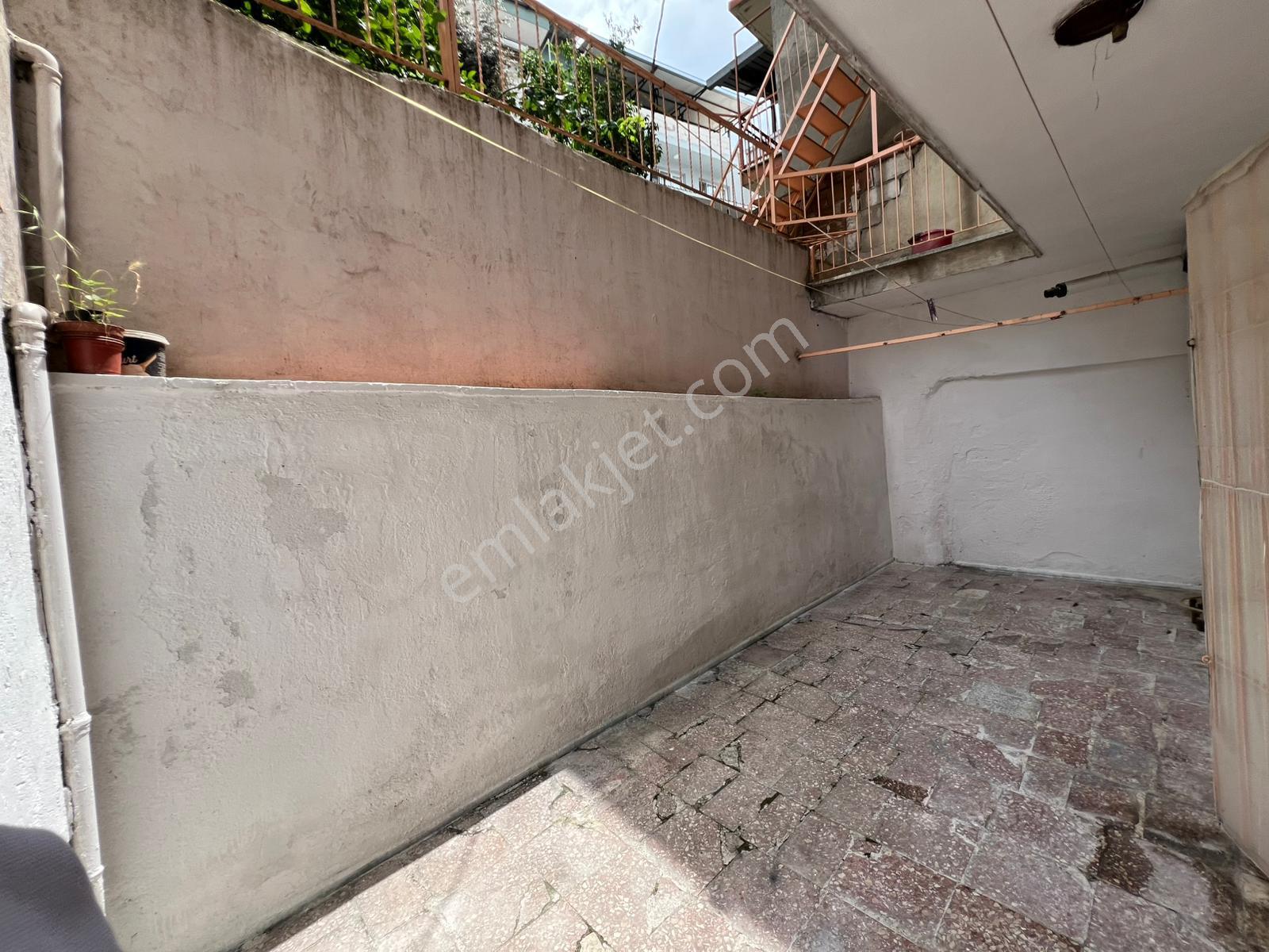 Buca Uçanyol Kavşak Yanı Çamlık Mah.de 2+1 90m2 Dgazlı Y.giriş Ayrı Mutfak Kiralık Daire - Görsel 21