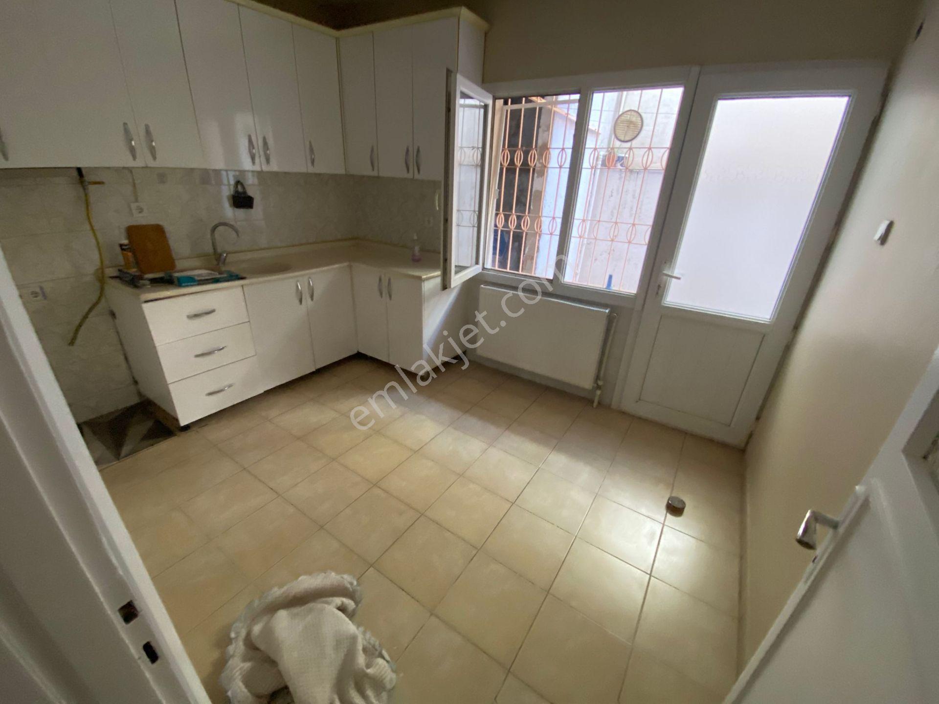 Buca Uçanyol Kavşak Yanı Çamlık Mah.de 2+1 90m2 Dgazlı Y.giriş Ayrı Mutfak Kiralık Daire - Görsel 13
