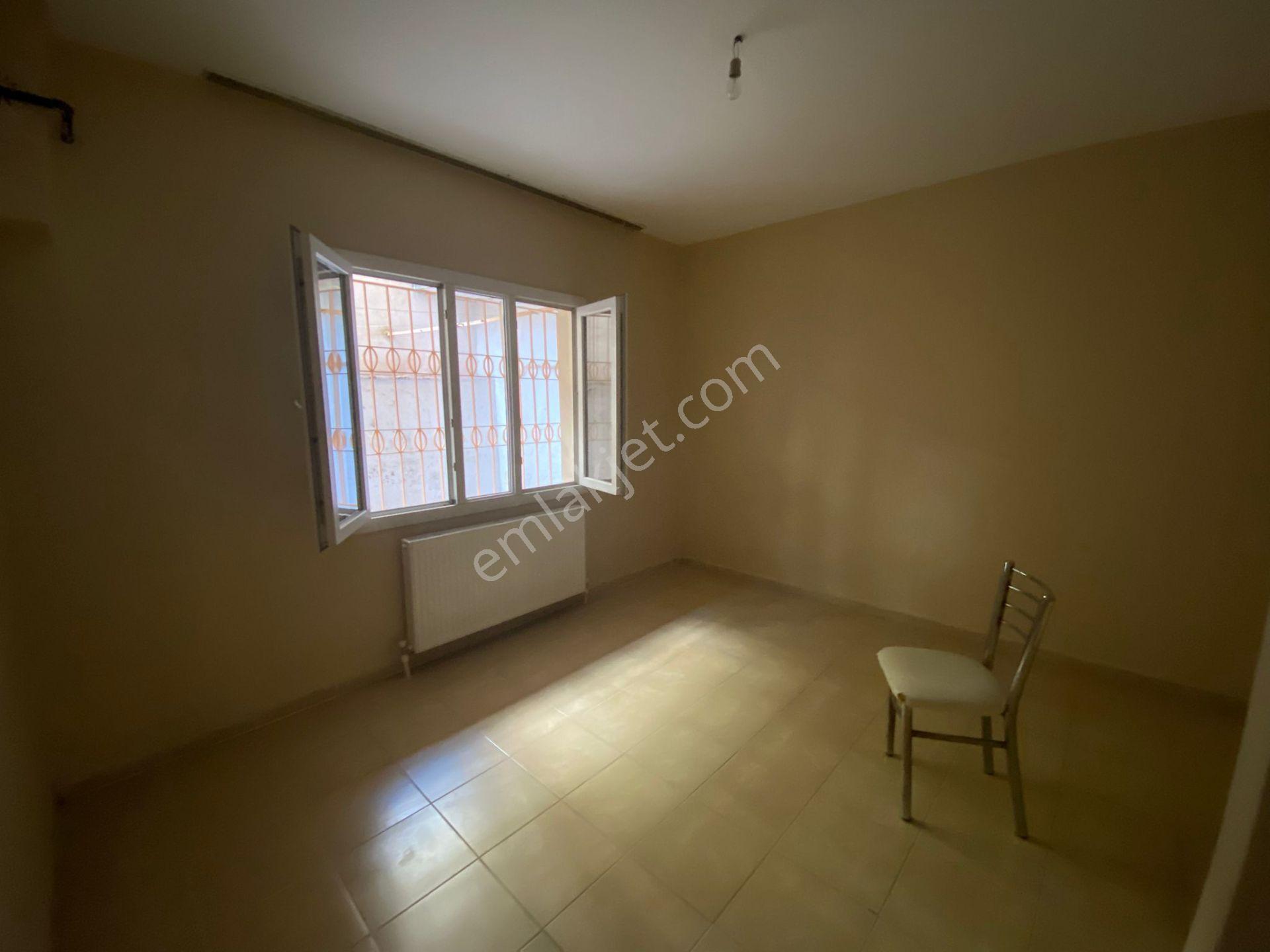 Buca Uçanyol Kavşak Yanı Çamlık Mah.de 2+1 90m2 Dgazlı Y.giriş Ayrı Mutfak Kiralık Daire - Görsel 8