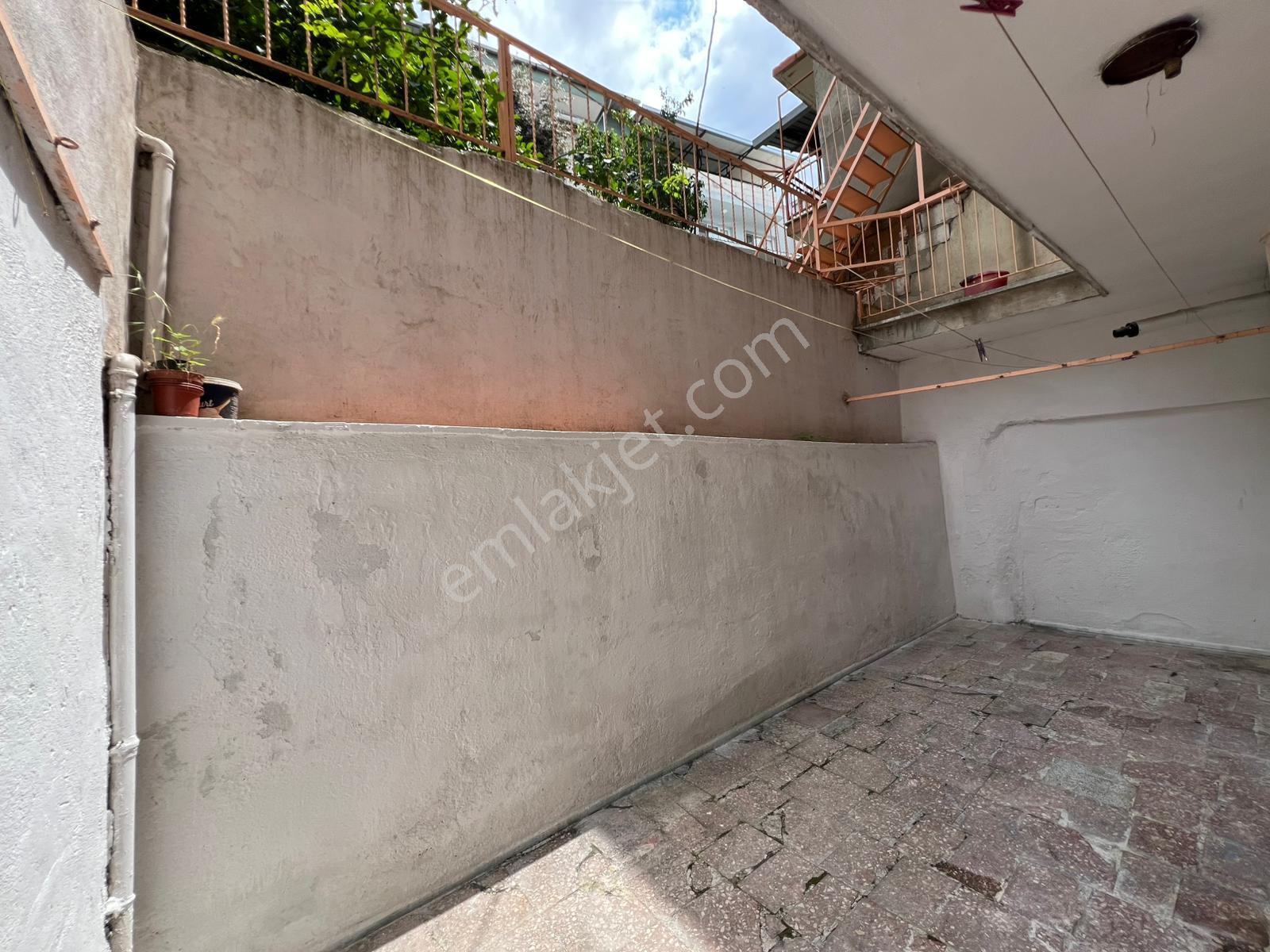 Buca Uçanyol Kavşak Yanı Çamlık Mah.de 2+1 90m2 Dgazlı Y.giriş Ayrı Mutfak Kiralık Daire - Görsel 19
