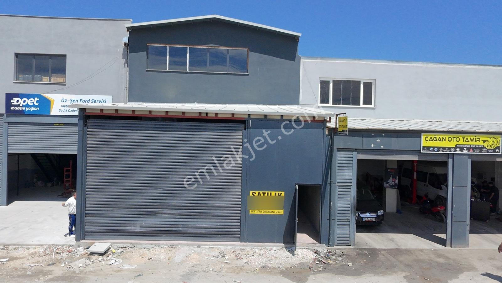 Nuri Giyik Sanayi Sitesi İçerisinde 241 M2 Satılık Sıfır Dükkan