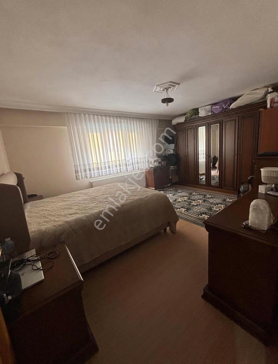 Eşrefdinçer Mahallesinde Satılık 150 M2 Daire - Görsel 6
