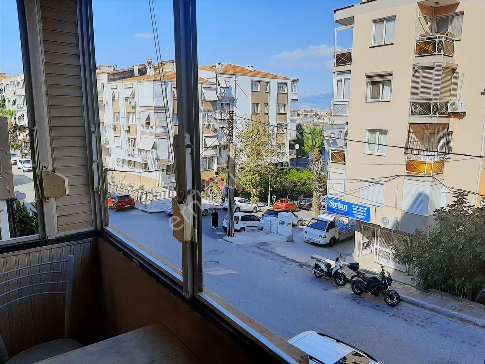 Üçkuyular 14 Sokakta Cadde Cepheli 2+1 Daire - Görsel 26