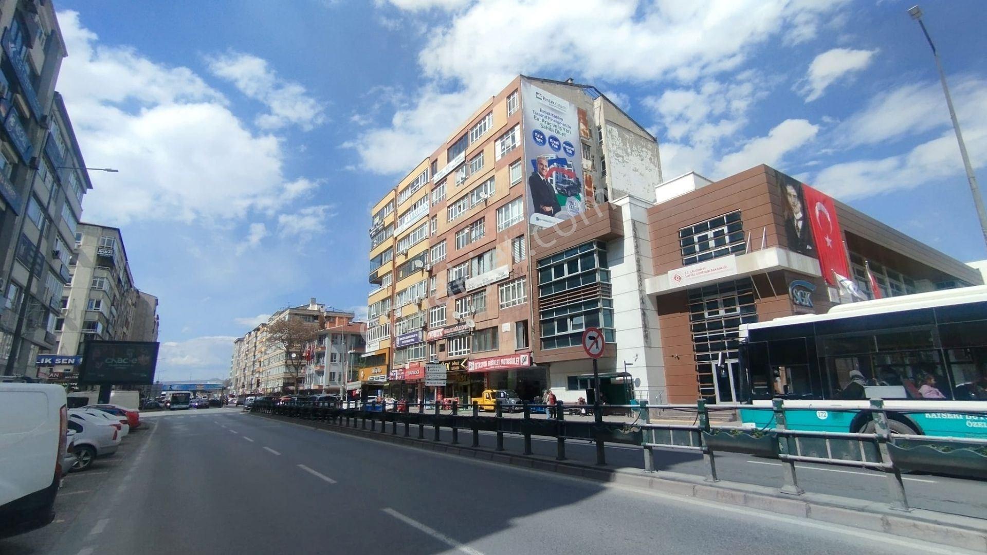 İstasyon Caddesi'nde Adliye Ve Vergi Dairesi Yakını Satılık Ofis - Görsel 14