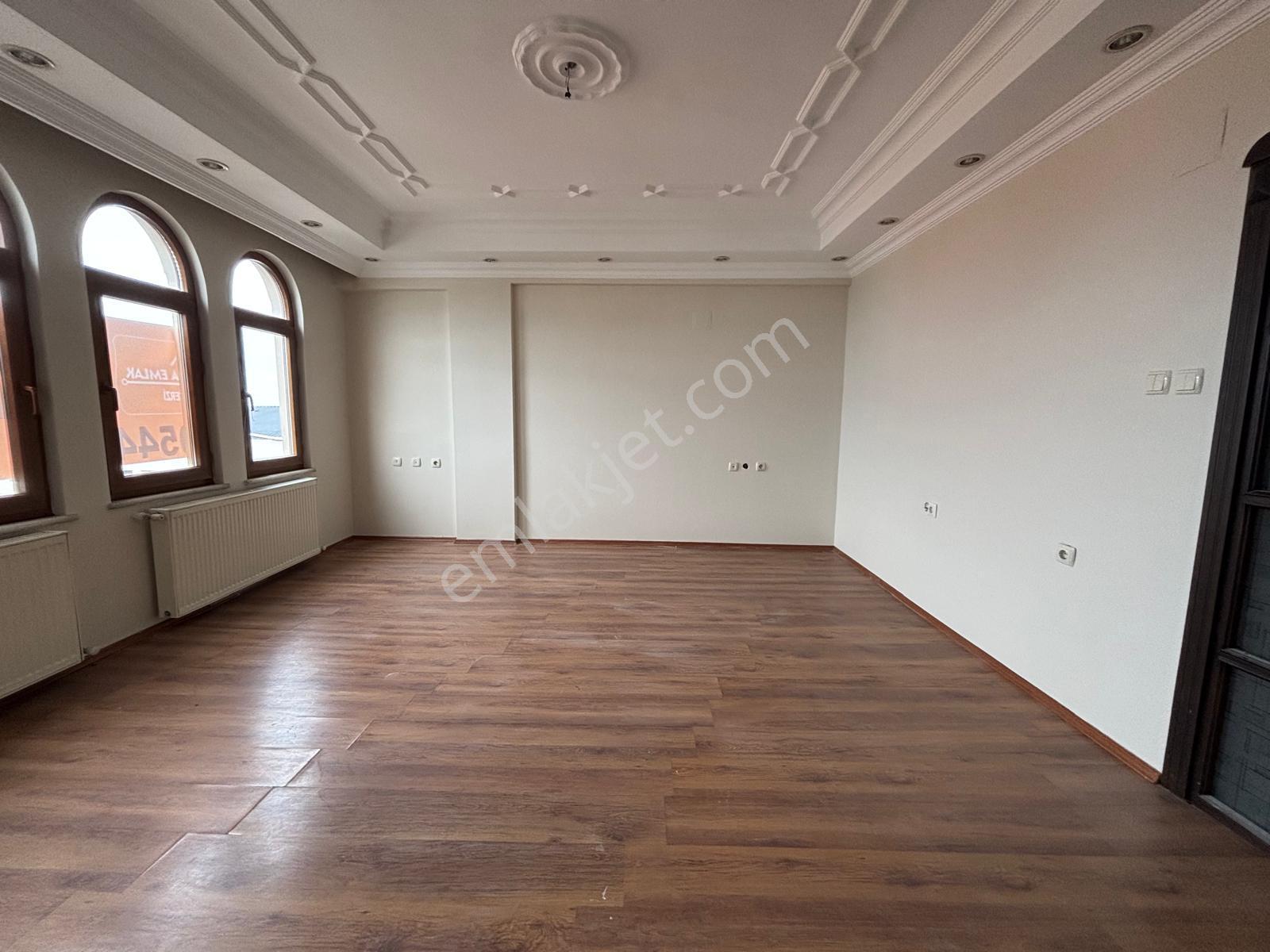Deha Emlak`tan Kiralık 5+1 Ofis Akçaabat Merkezde - Görsel 5
