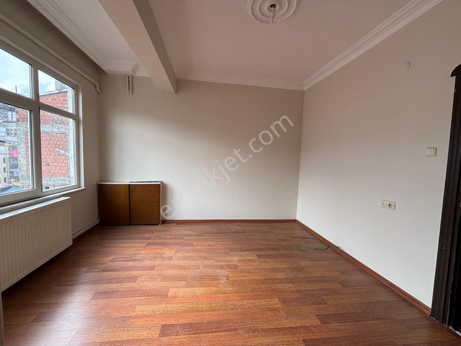 Deha Emlak`tan Kiralık 5+1 Ofis Akçaabat Merkezde - Görsel 24