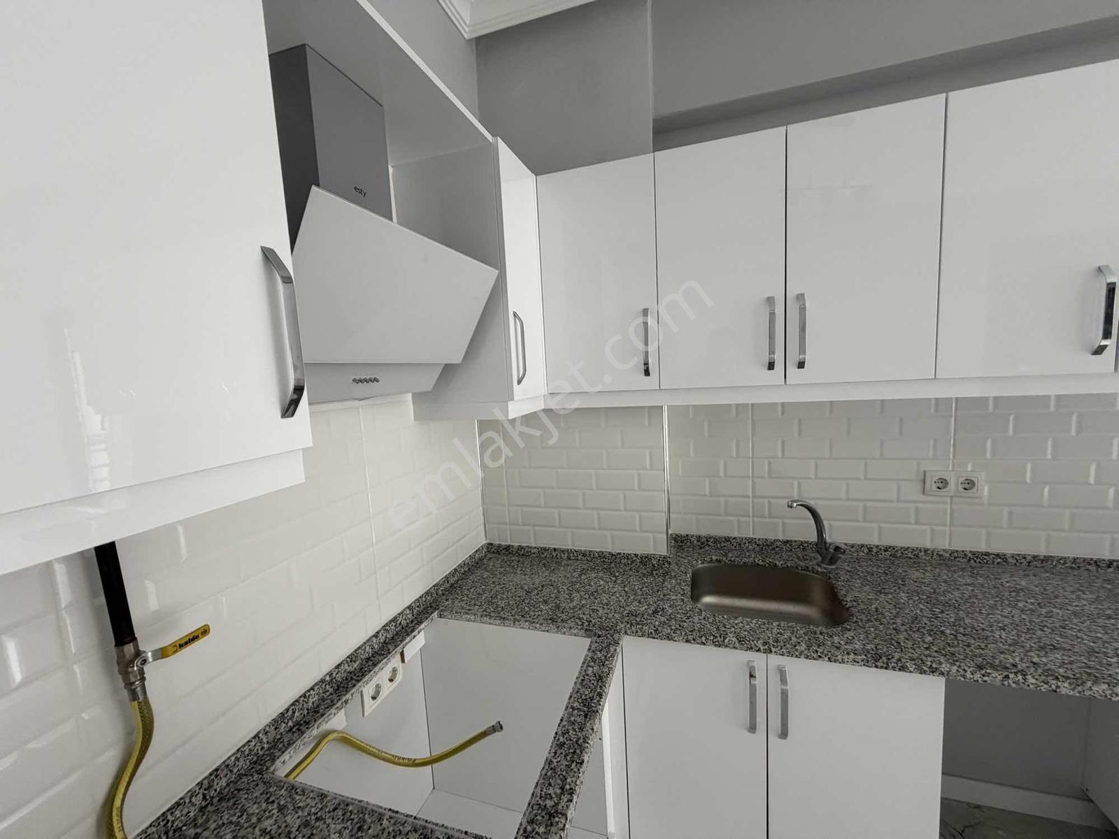Remax Desıgn Zübeyde Hanım Caddesi Üzeri 2+1 Kiralık Daire - Görsel 15