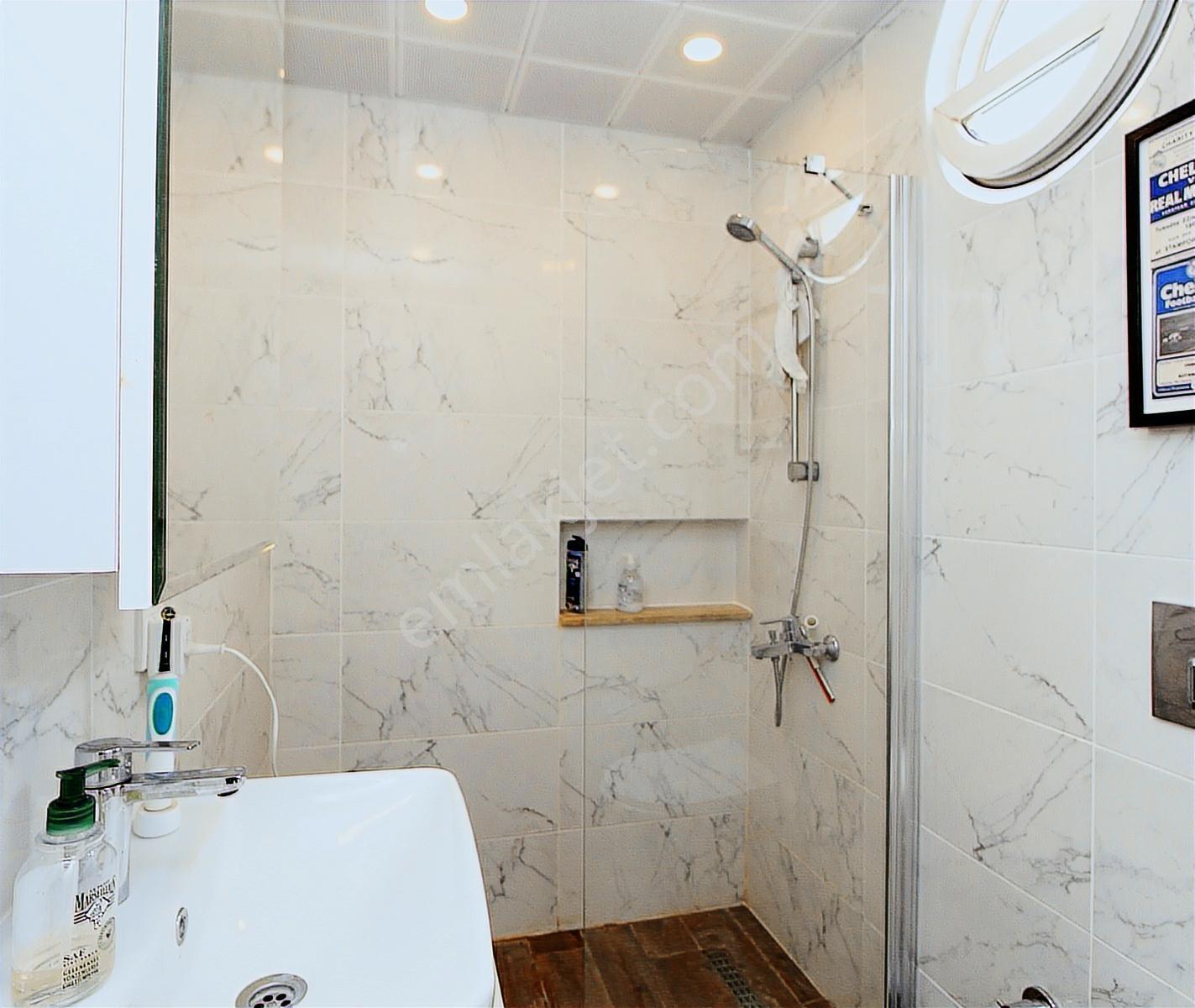 King Cleadore 1 Sitesinde Masrafsız Eşyalı Ara Kat Daire | Tekce - Görsel 10