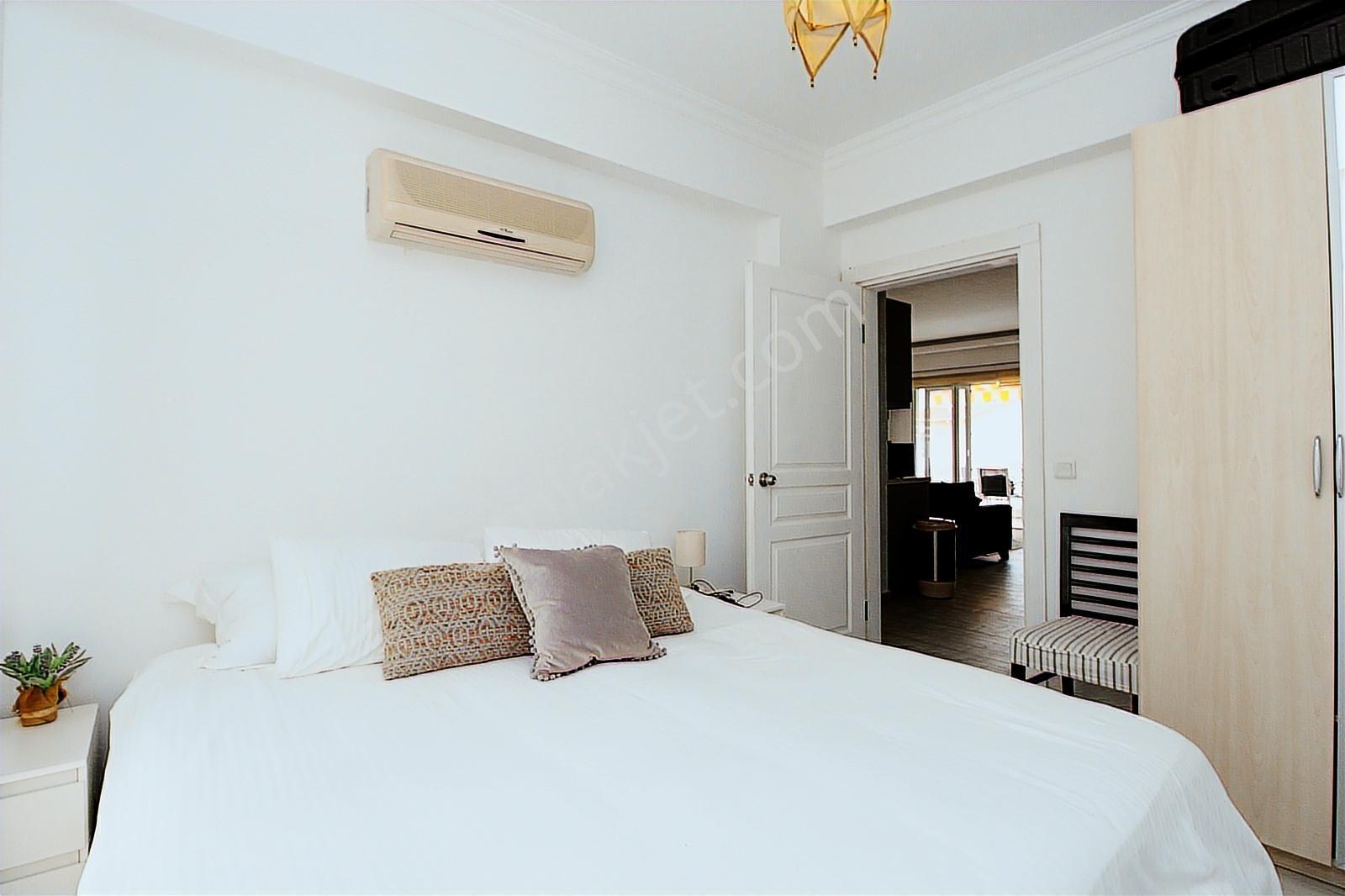 King Cleadore 1 Sitesinde Masrafsız Eşyalı Ara Kat Daire | Tekce - Görsel 7