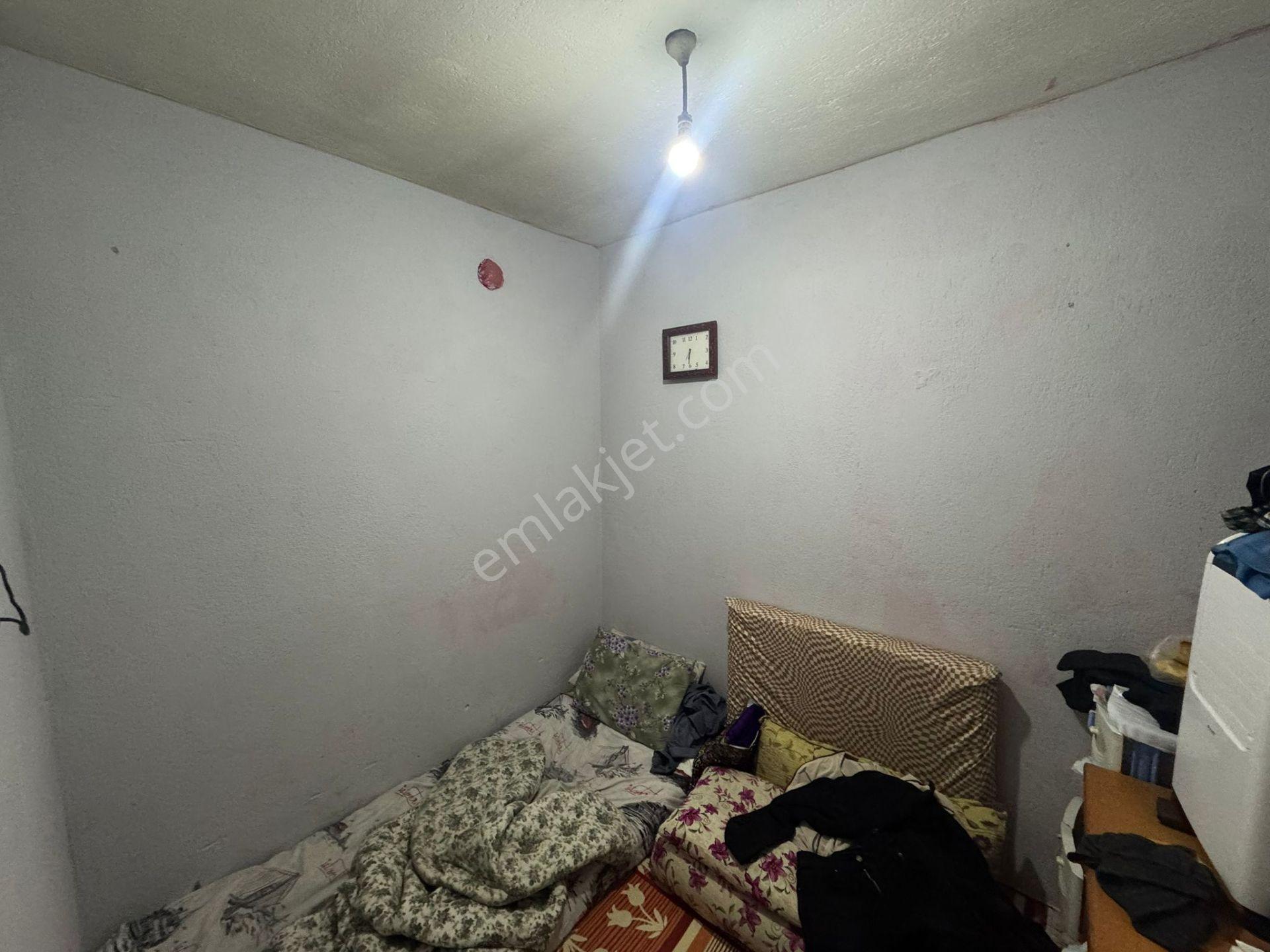 Turgutlu 7 Eylül Mahallesinde Komple Satılık Üç Katlı Bina - Görsel 12