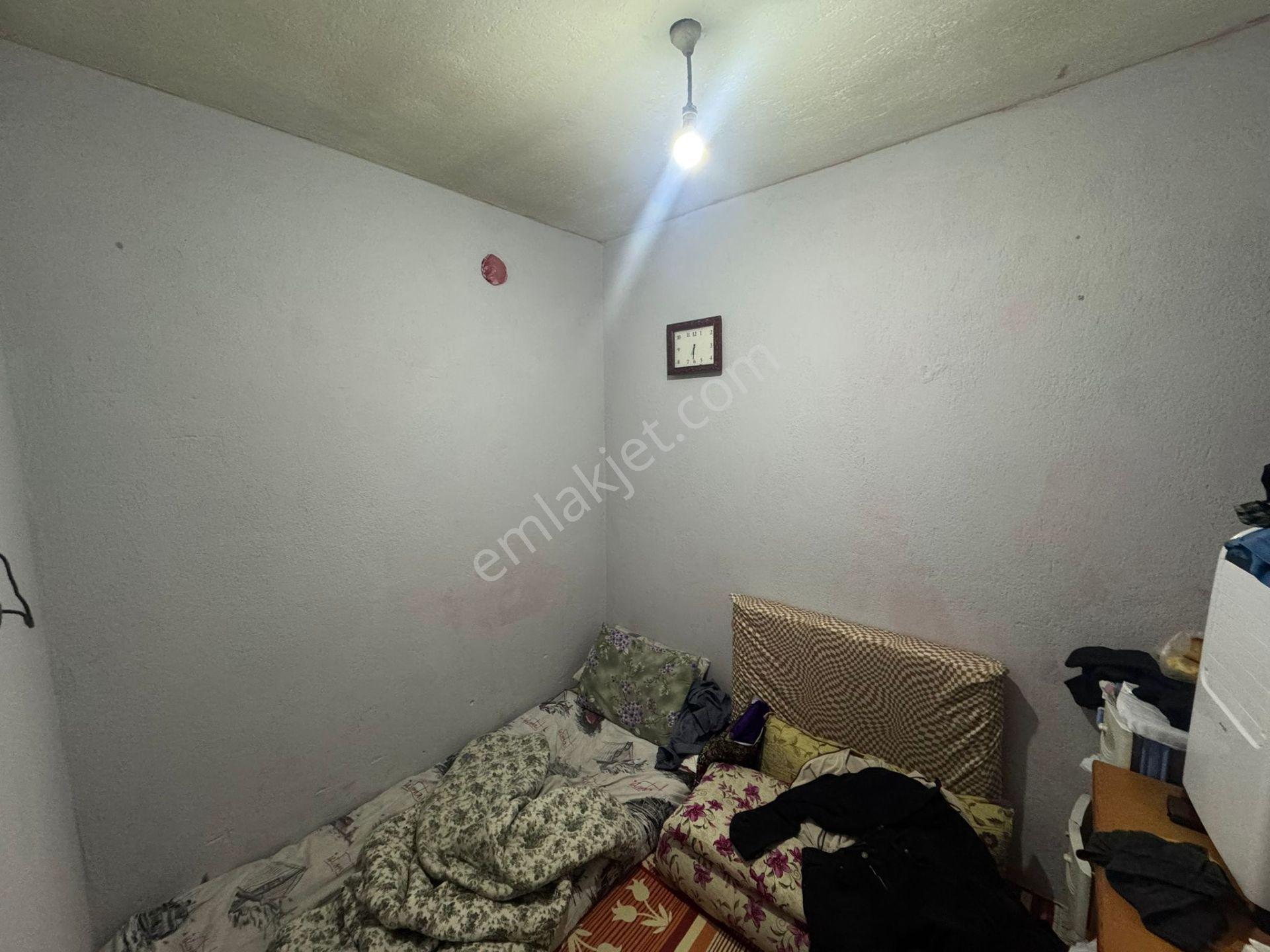 Turgutlu 7 Eylül Mahallesinde Komple Satılık Üç Katlı Bina - Görsel 13
