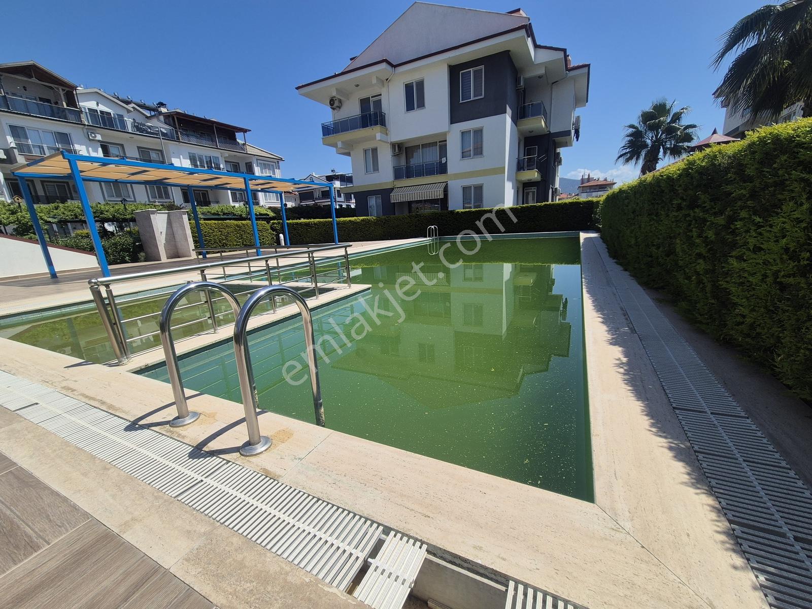 Dalaman Merkezde Havuzlu Sitede 2+1 Eşyalı Satılık Daire - Görsel 14