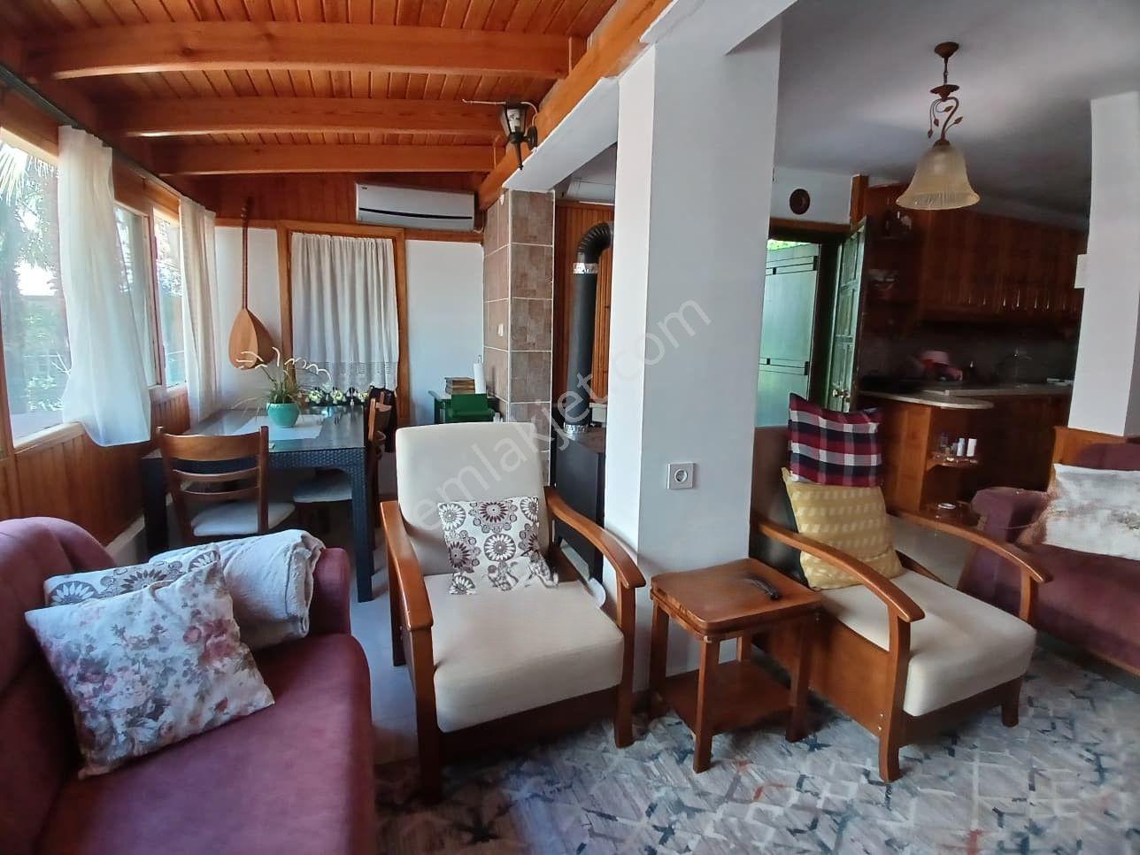 Merkezi Konumlu Geniş Bahçeli 4+1 Villa - Görsel 18