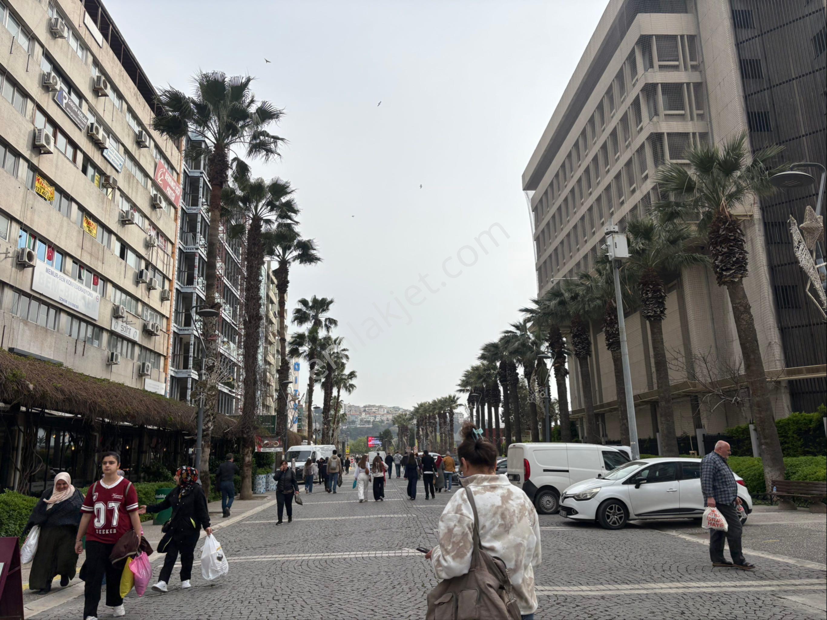 İzmir Kemeraltı Konak Saray İş Hanında Satılık Ofis - Görsel 30