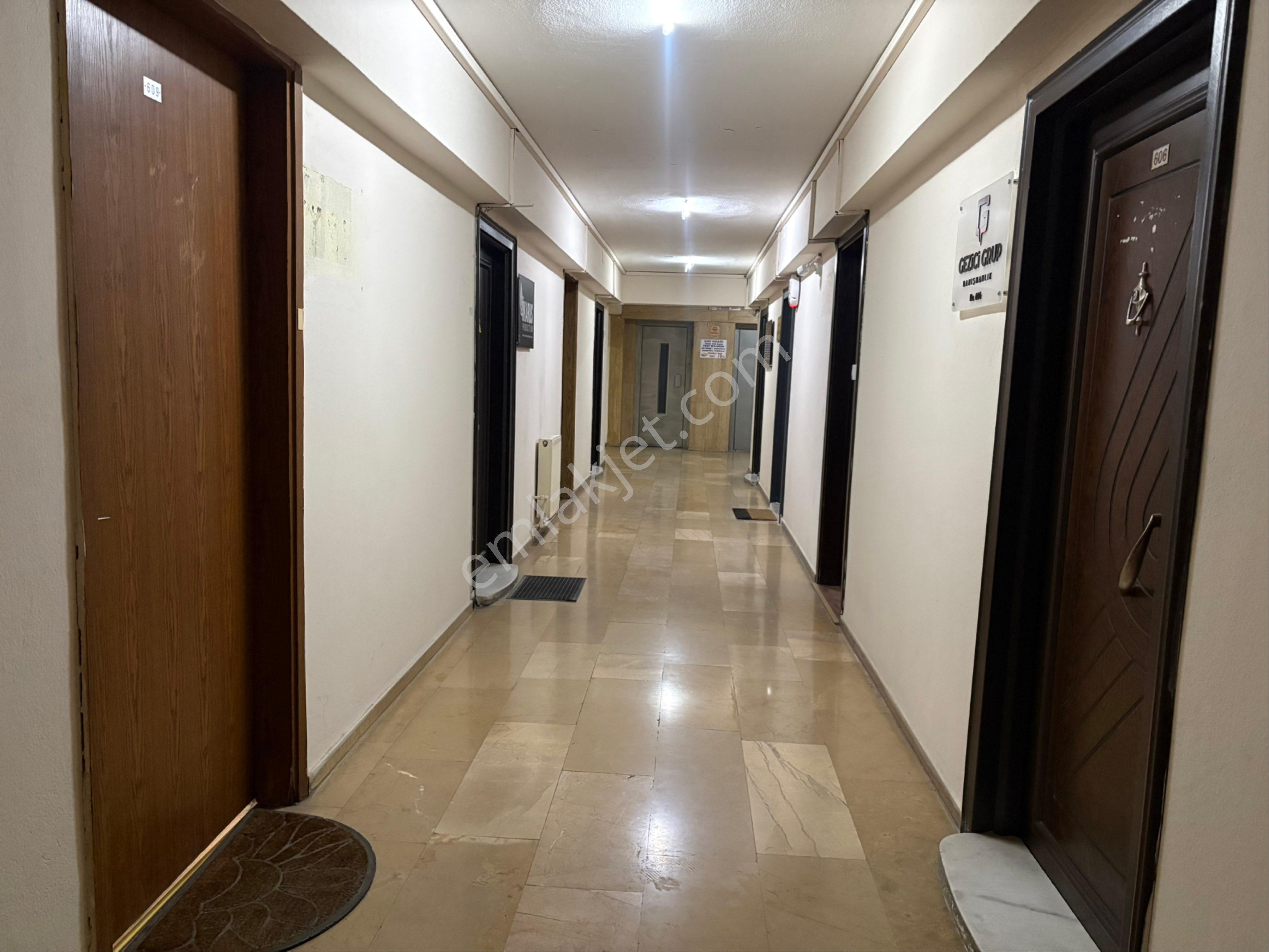 İzmir Kemeraltı Konak Saray İş Hanında Satılık Ofis - Görsel 21