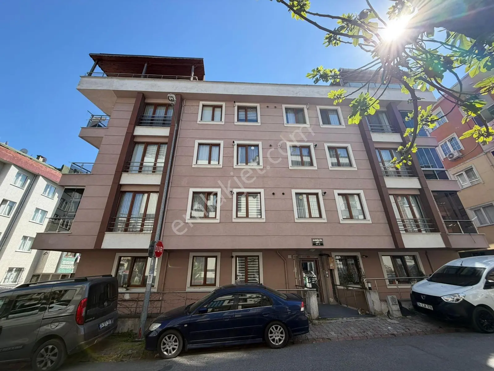 Ümraniye-göztepe Metro Yakını 6+2 Dubleks