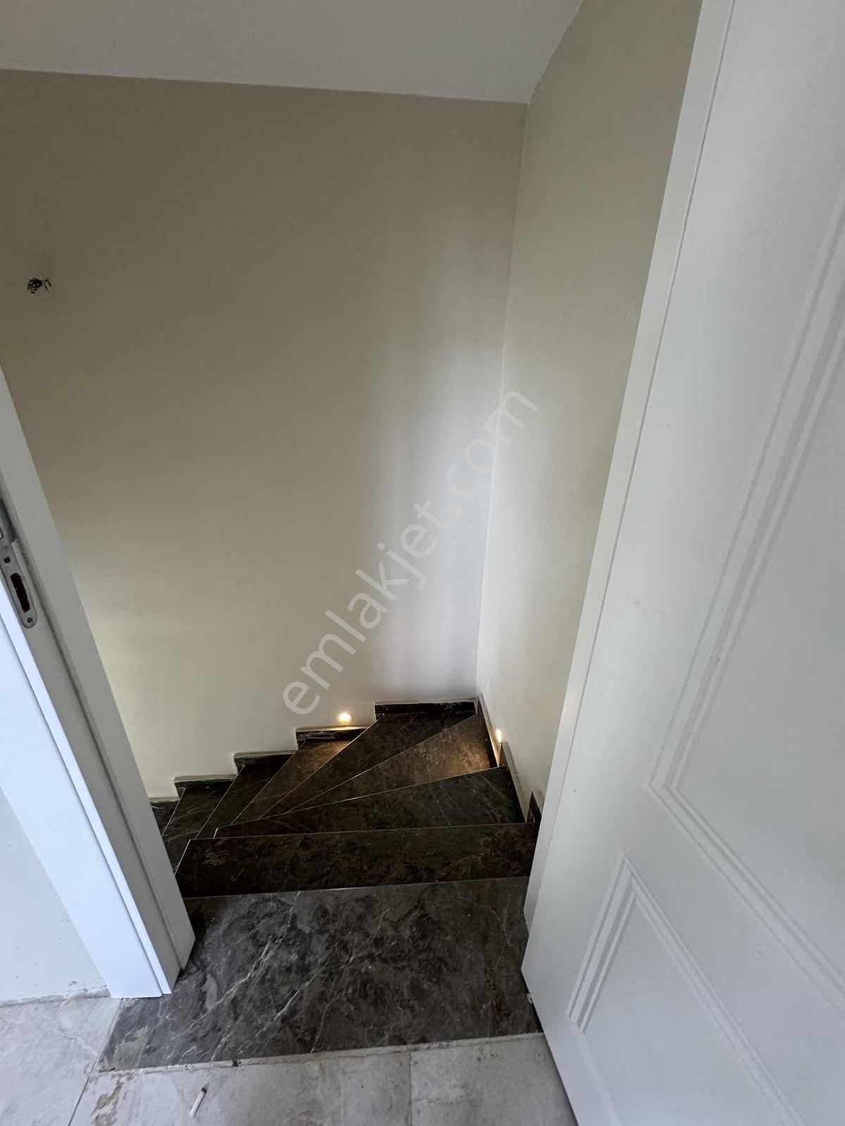 Büyükçekmece Güzelce Müstakil Bahçeli Lüks 6+1 Satılık Villa - Görsel 15