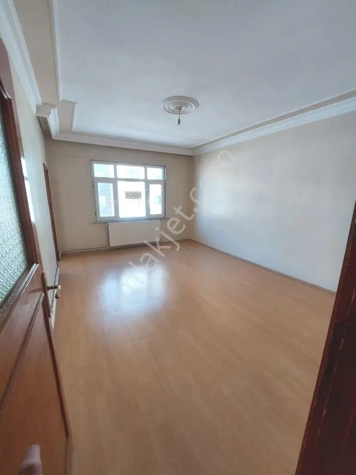 Cadde Üzeri Kiralık Daire - Görsel 2