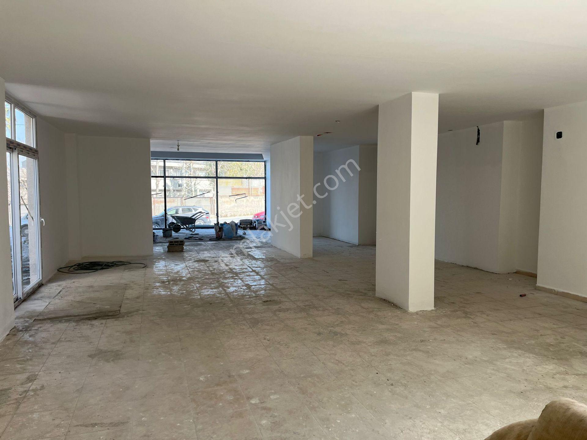 Deniz Alayı Karşısı Farklı Sektörlere Uygun Kullanışlı Kiralık Dükkan - Görsel 3