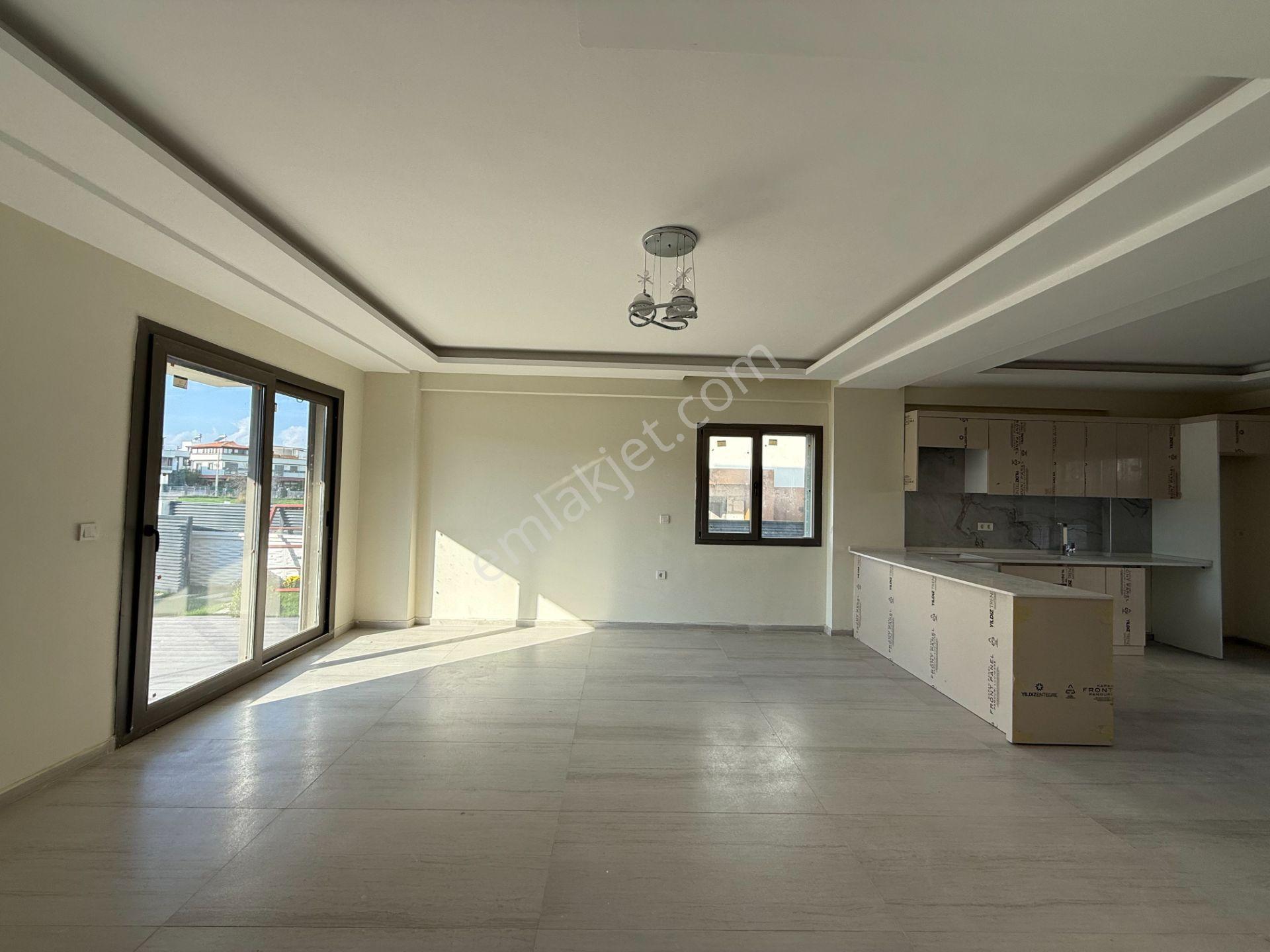 Seferihisar Tepecik Mahallesi’nde Bahçeli • Verandalı • Yerden Isıtmalı Sıfır Kiralık Geniş Villa - Görsel 2