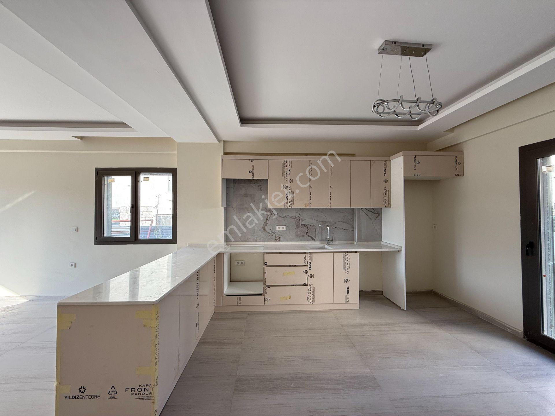 Seferihisar Tepecik Mahallesi’nde Bahçeli • Verandalı • Yerden Isıtmalı Sıfır Kiralık Geniş Villa - Görsel 4