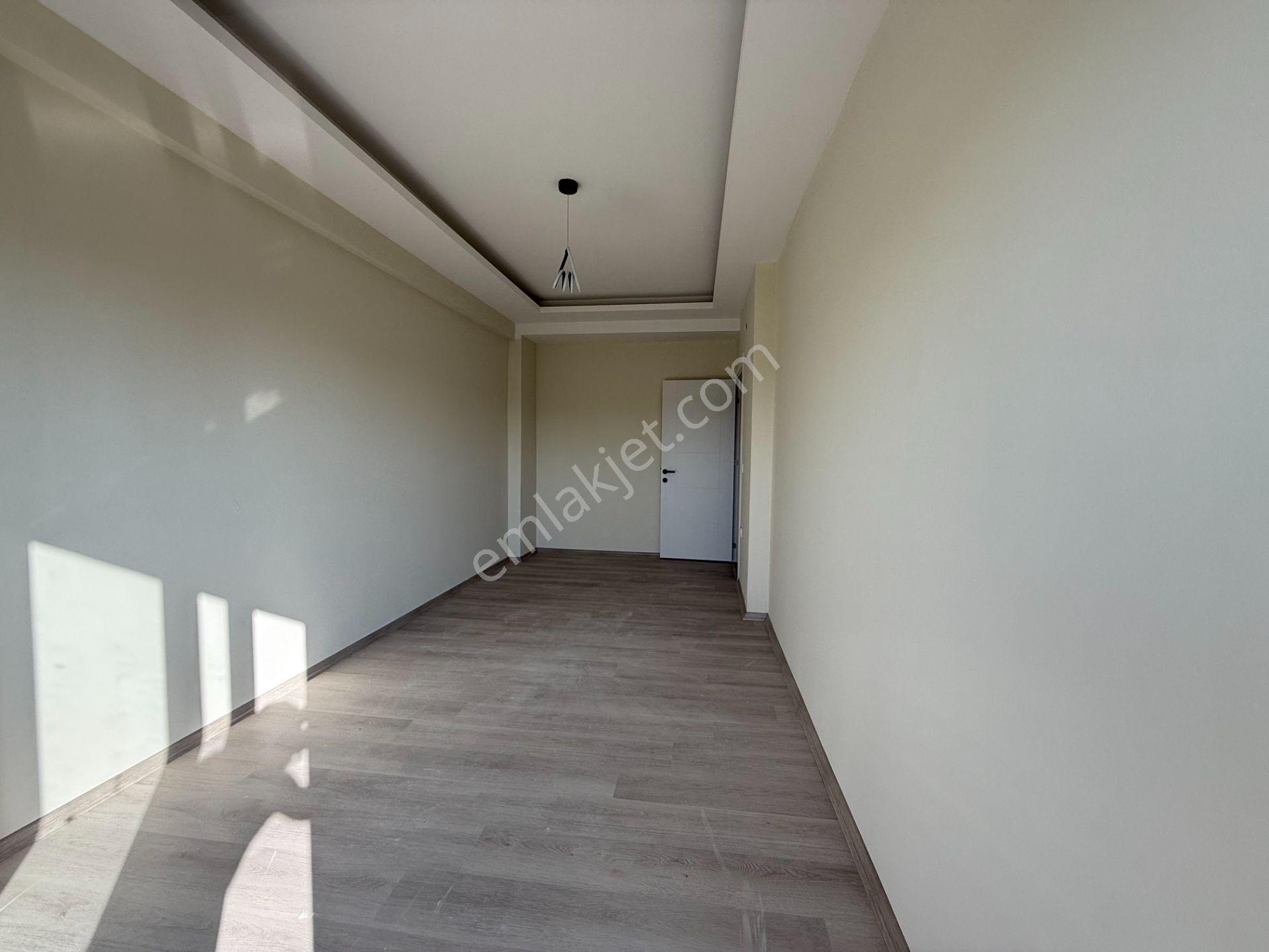 Seferihisar Tepecik Mahallesi’nde Bahçeli • Verandalı • Yerden Isıtmalı Sıfır Kiralık Geniş Villa - Görsel 10