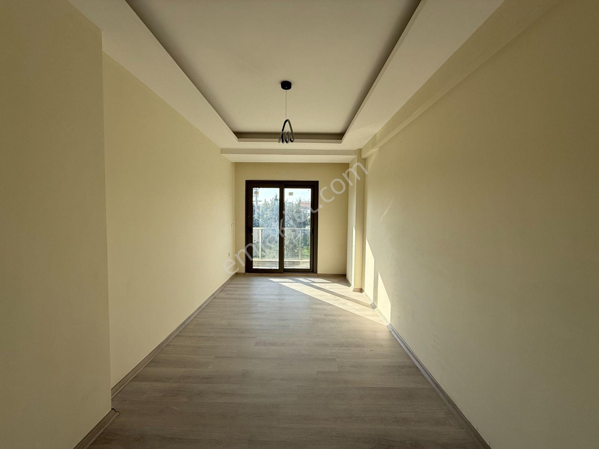 Seferihisar Tepecik Mahallesi’nde Bahçeli • Verandalı • Yerden Isıtmalı Sıfır Kiralık Geniş Villa - Görsel 9