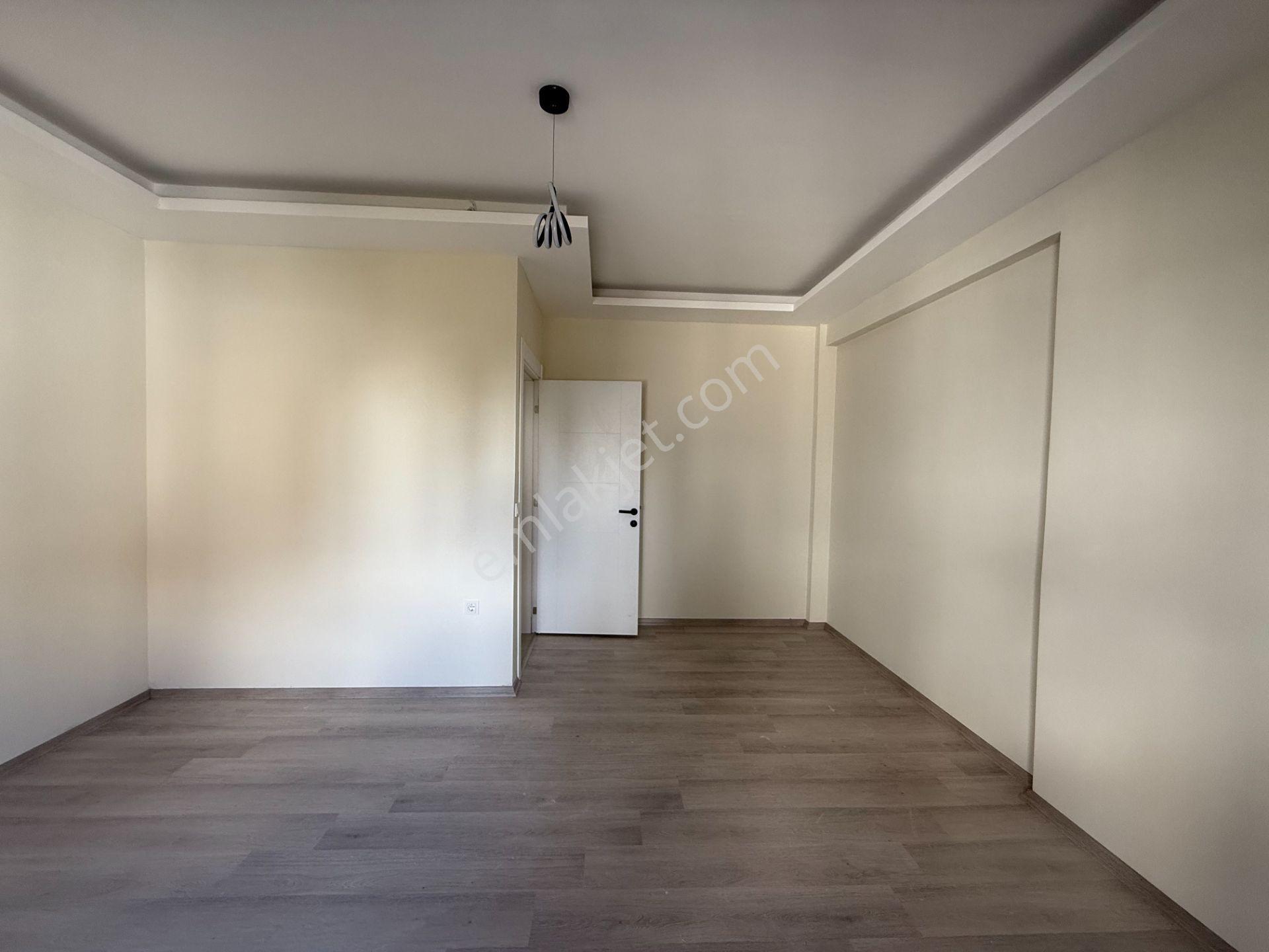 Seferihisar Tepecik Mahallesi’nde Bahçeli • Verandalı • Yerden Isıtmalı Sıfır Kiralık Geniş Villa - Görsel 8