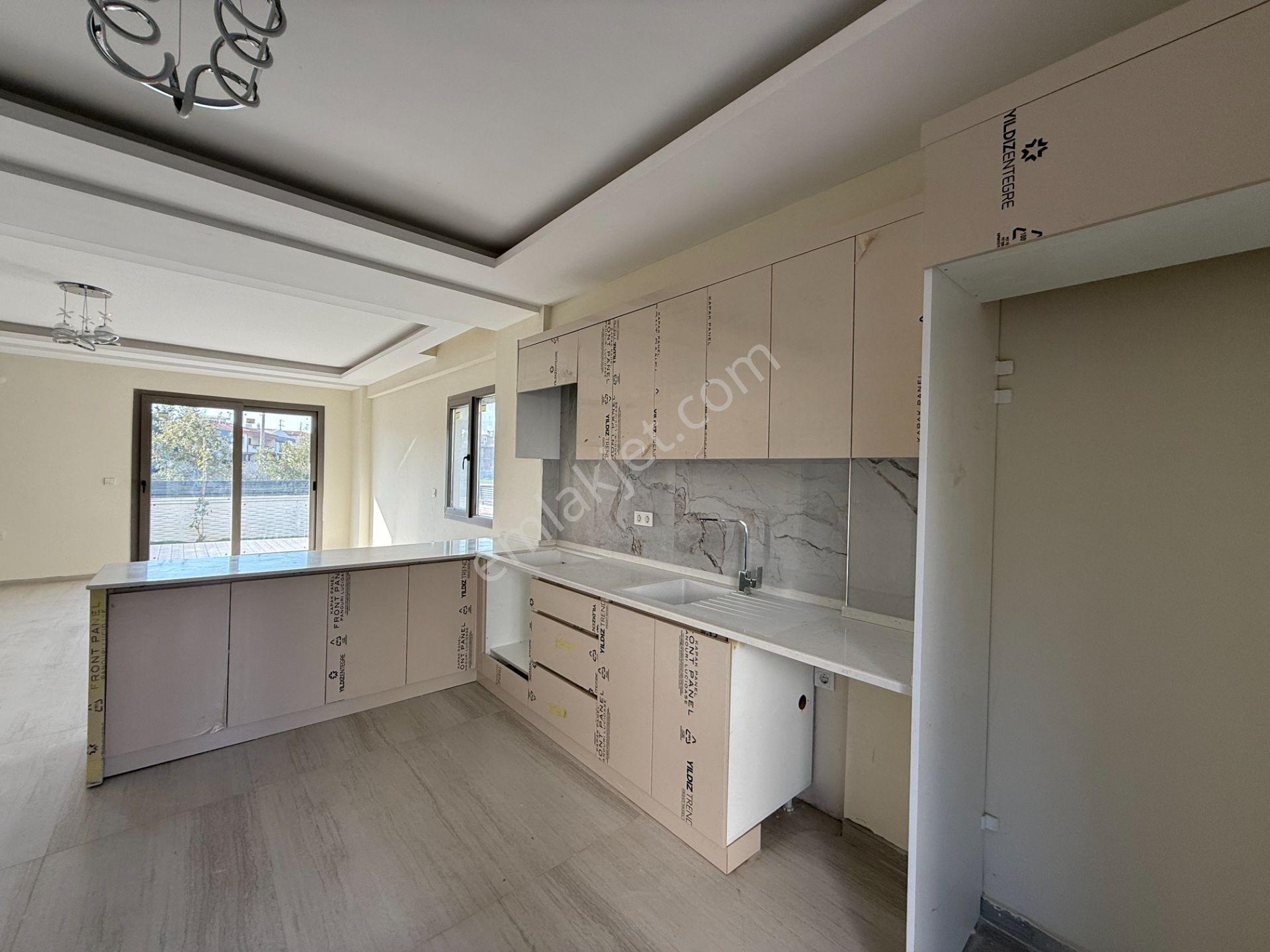 Seferihisar Tepecik Mahallesi’nde Bahçeli • Verandalı • Yerden Isıtmalı Sıfır Kiralık Geniş Villa - Görsel 5