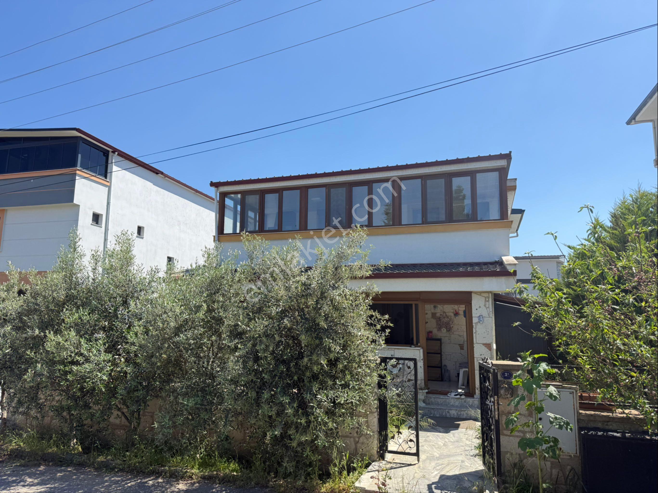 Seferihisar Doğanbey'de Satılık 2+1 Bahçeli Full Eşyalı Villa - Görsel 8