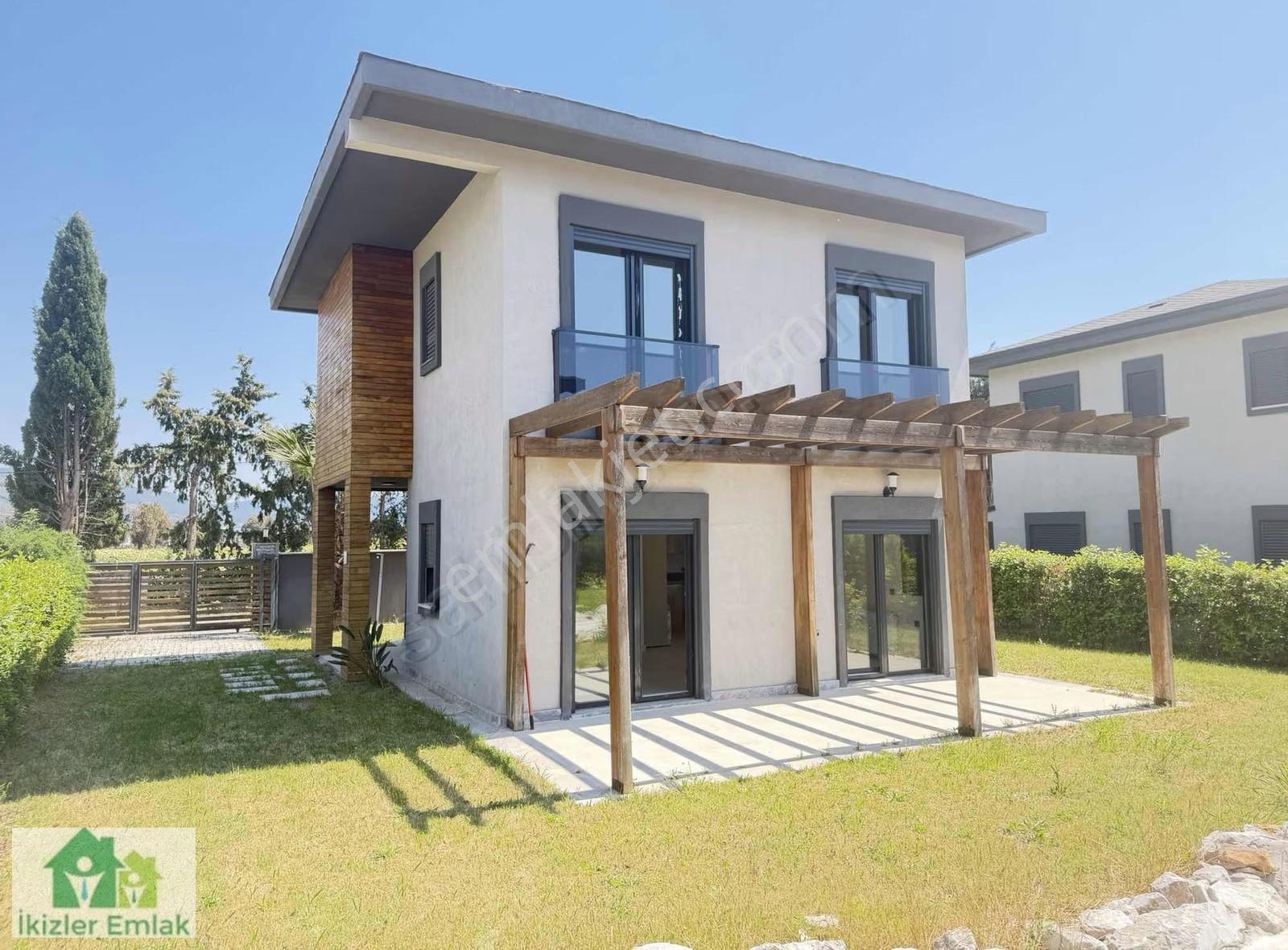 Doğanbey'de Satılık Site İçi Bahçe Çelik Konstrüksiyon 3+1 Villa - Görsel 20