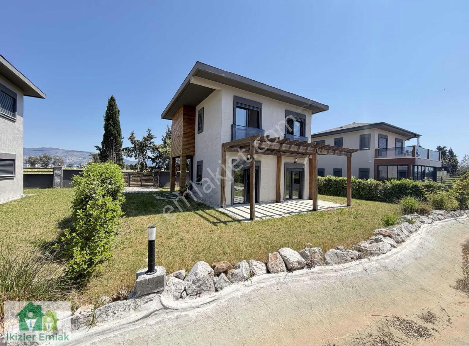 Doğanbey'de Satılık Site İçi Bahçe Çelik Konstrüksiyon 3+1 Villa - Görsel 15