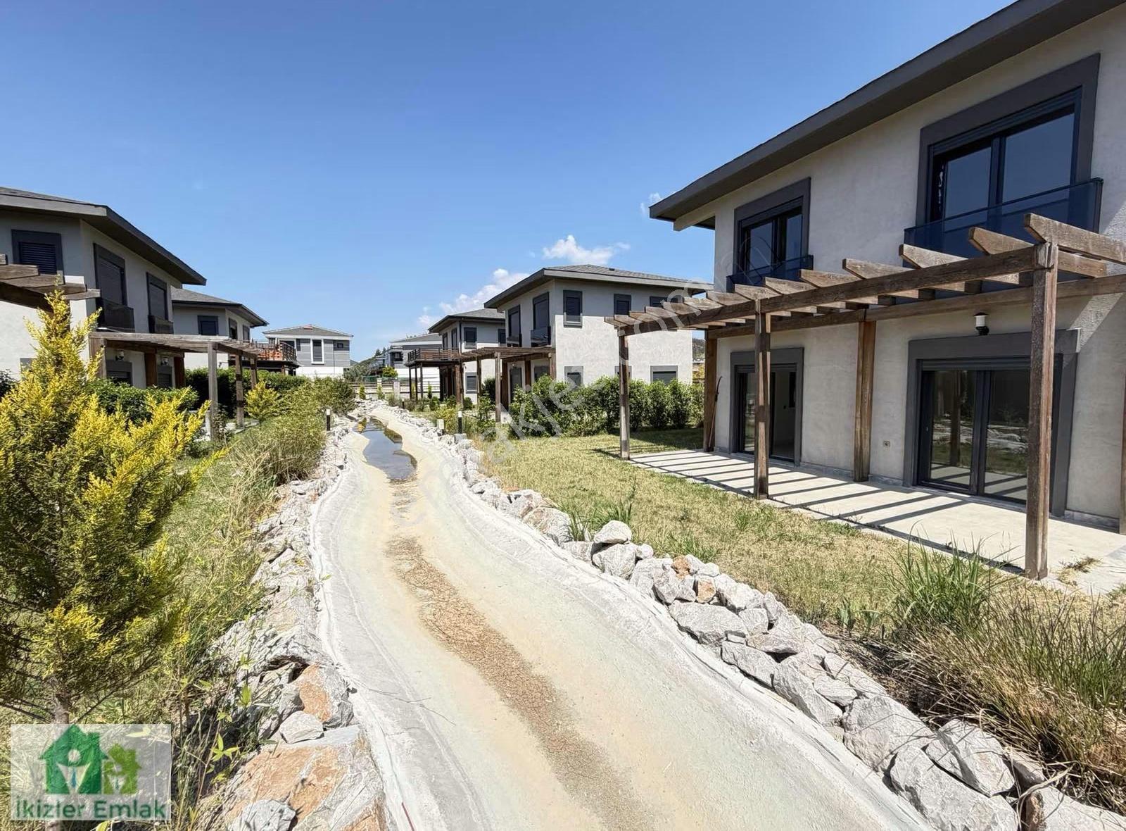 Doğanbey'de Satılık Site İçi Bahçe Çelik Konstrüksiyon 3+1 Villa - Görsel 31