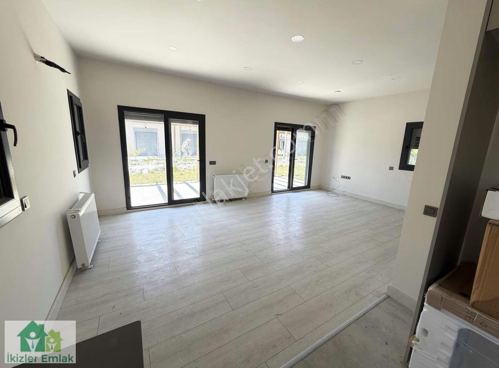 Doğanbey'de Satılık Site İçi Bahçe Çelik Konstrüksiyon 3+1 Villa - Görsel 4