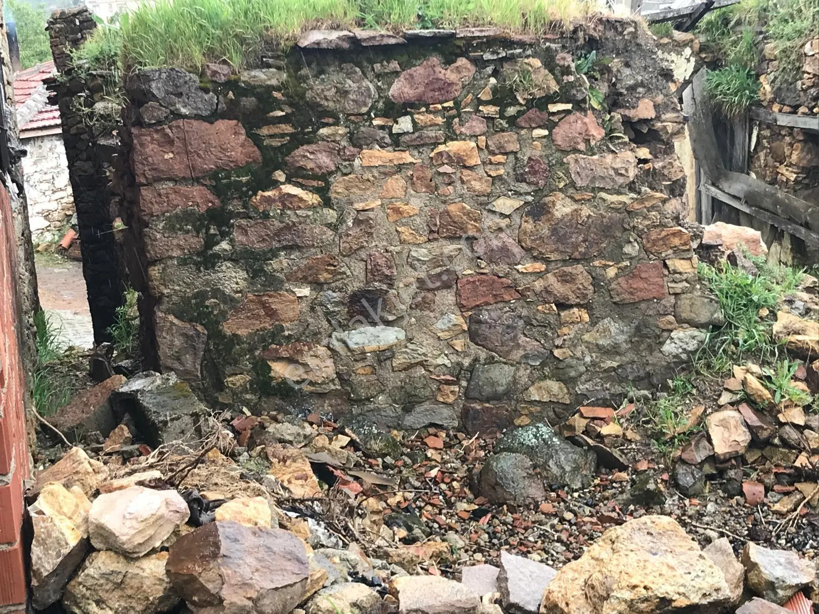 Uçardan Hacıoğlunda Köy İçi Tadilata Uygun Köy Evi - Görsel 4