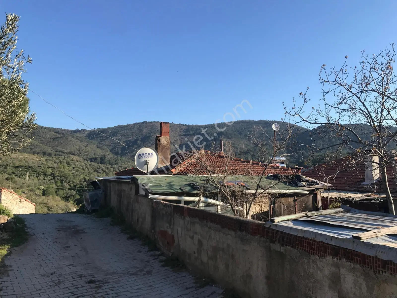 Uçardan Kumgedik'te Satılık Bahçeli Köy Evi - Görsel 4