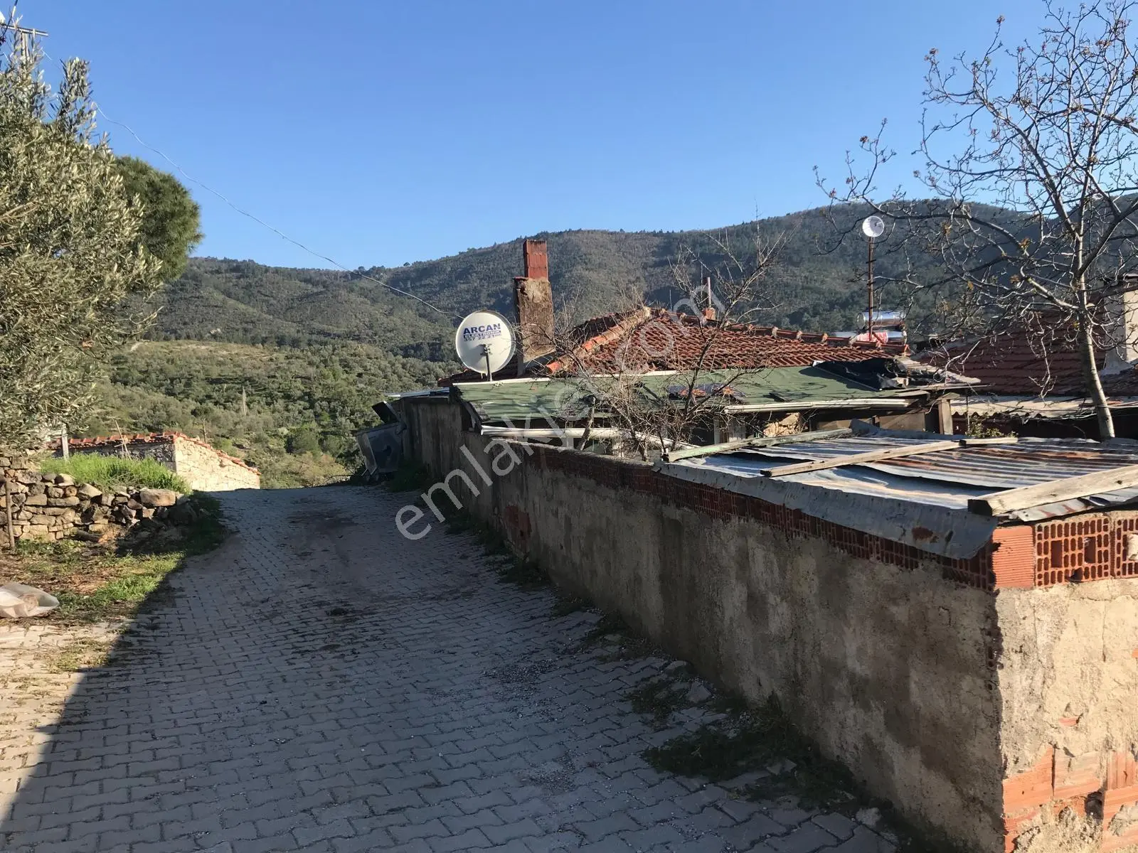 Uçardan Kumgedik'te Satılık Bahçeli Köy Evi - Görsel 5