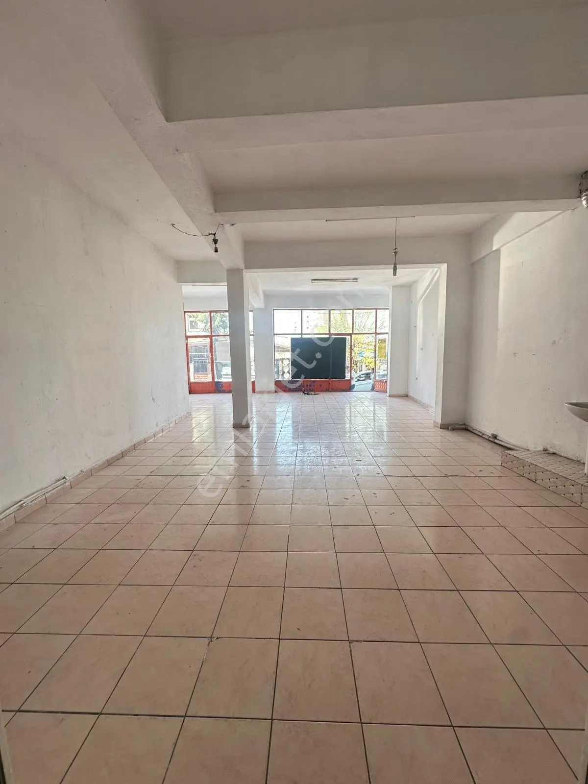 Vepaş'tan Çarşı Merkez'de Kiralık 110 M2 Dükkan - Görsel 12