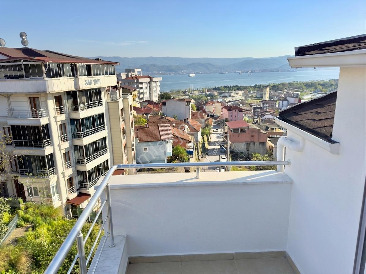 Turgut Mahallesinde Deniz Manzaralı Kiralık 1+1 Dubleks Daire - Görsel 14