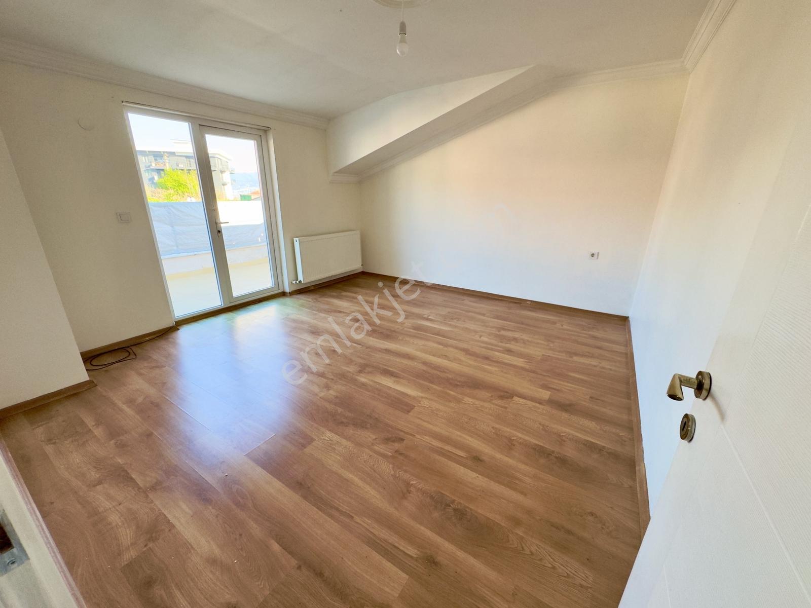 Turgut Mahallesinde Deniz Manzaralı Kiralık 1+1 Dubleks Daire - Görsel 16