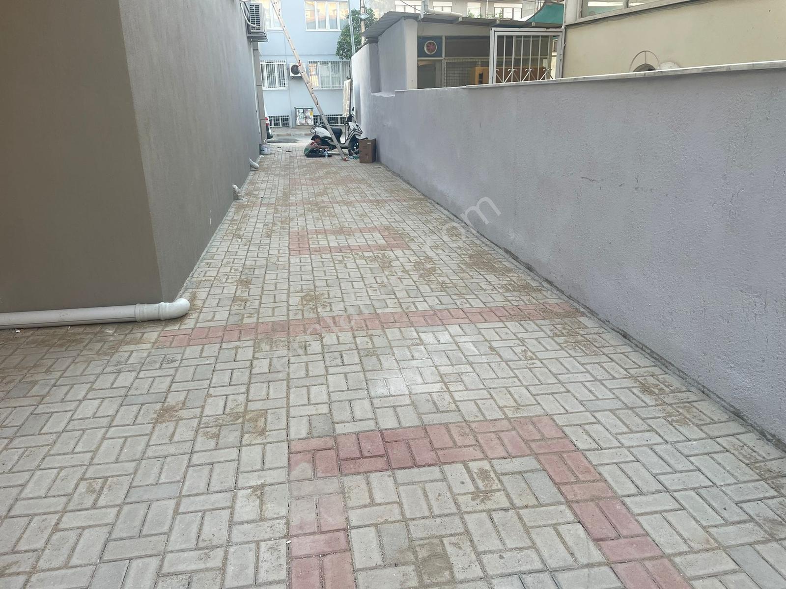 Kiralık Zafer Mah. Sağlık Caddesi Üzeri Zafer Cami Yanı Panjurlu - Görsel 13