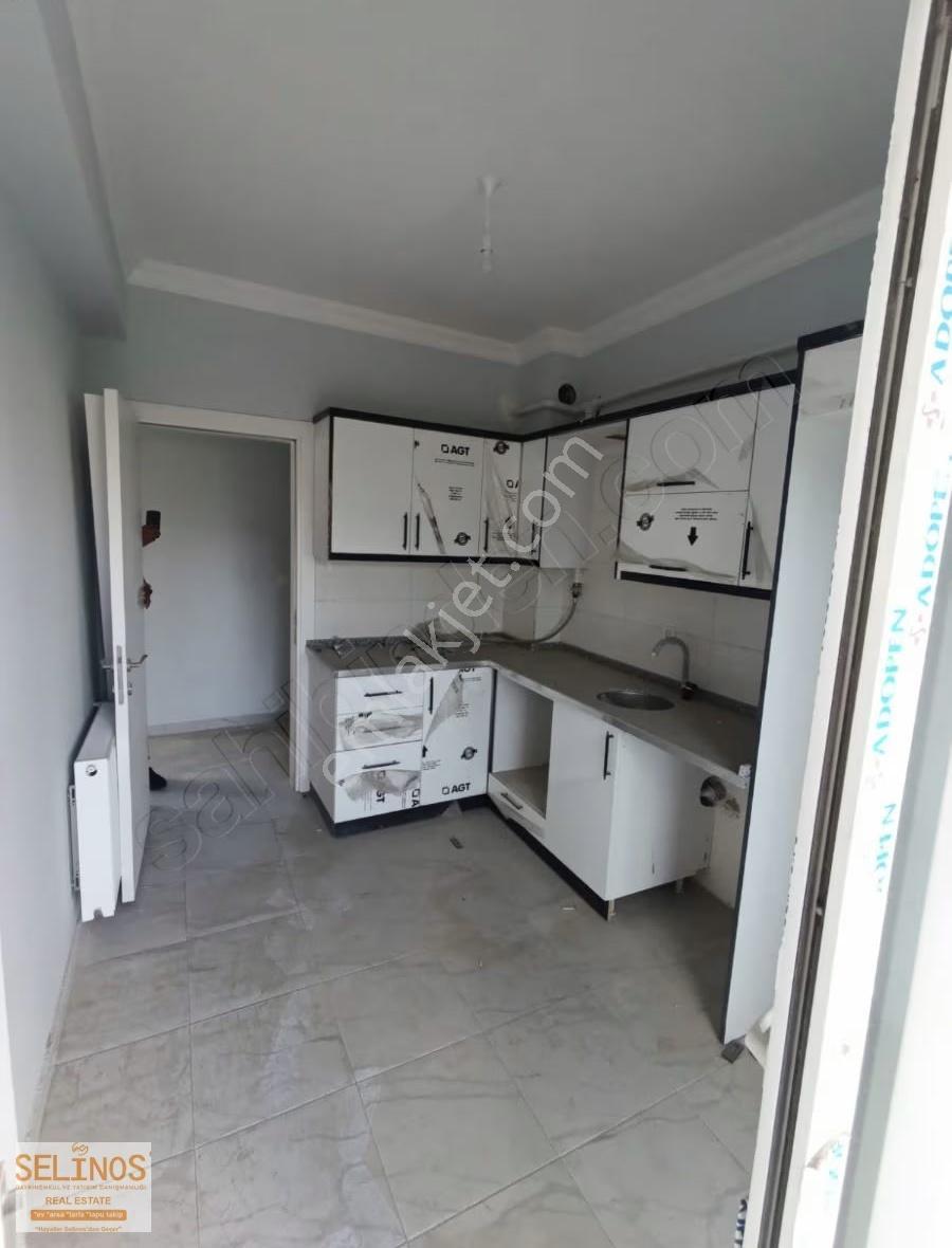 Maltepe Mahallesinde Ana Yol Üzerinde Kiralık 3+1 Daire