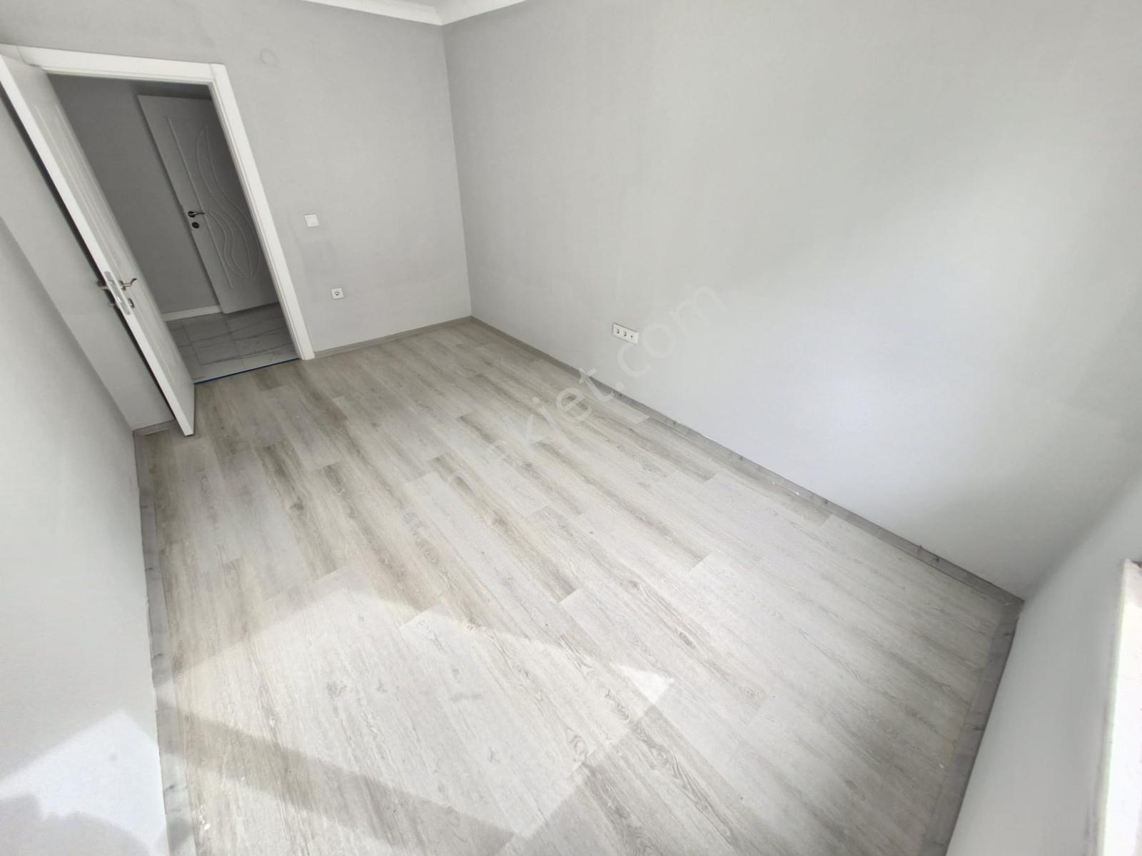 Çam Sokakta Uygun Fiyatlı Hesaplı 3+1 Mükemmel Daire - Görsel 6