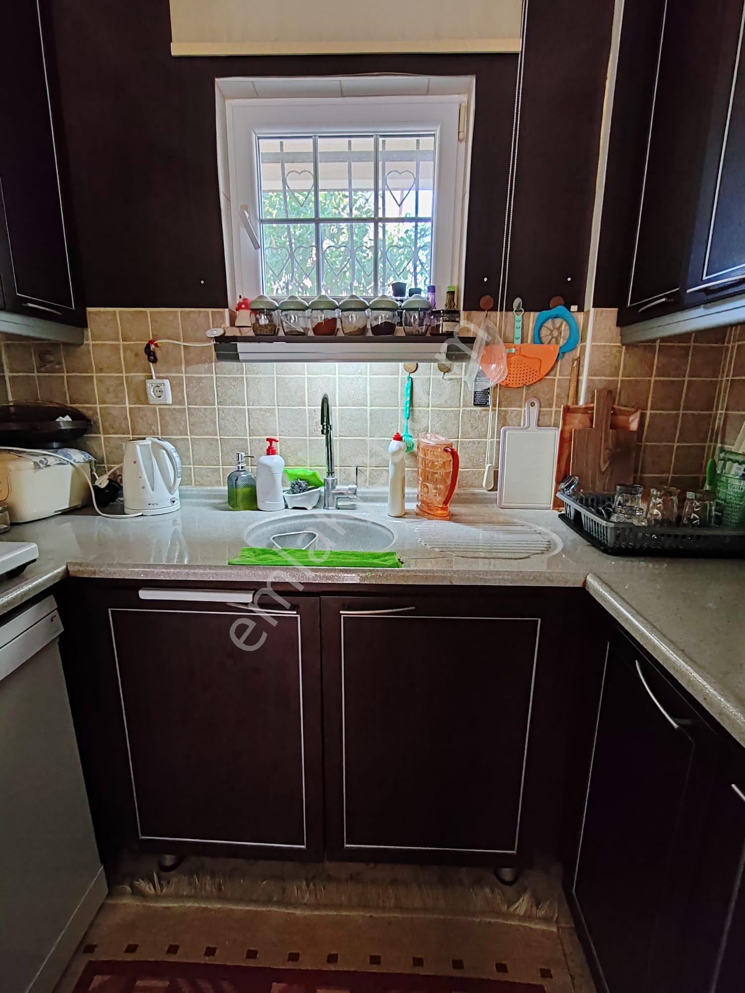 Cunda Adasında Arkadenizde Plaja Yakın Kiralık Eşyalı Villa - Görsel 17