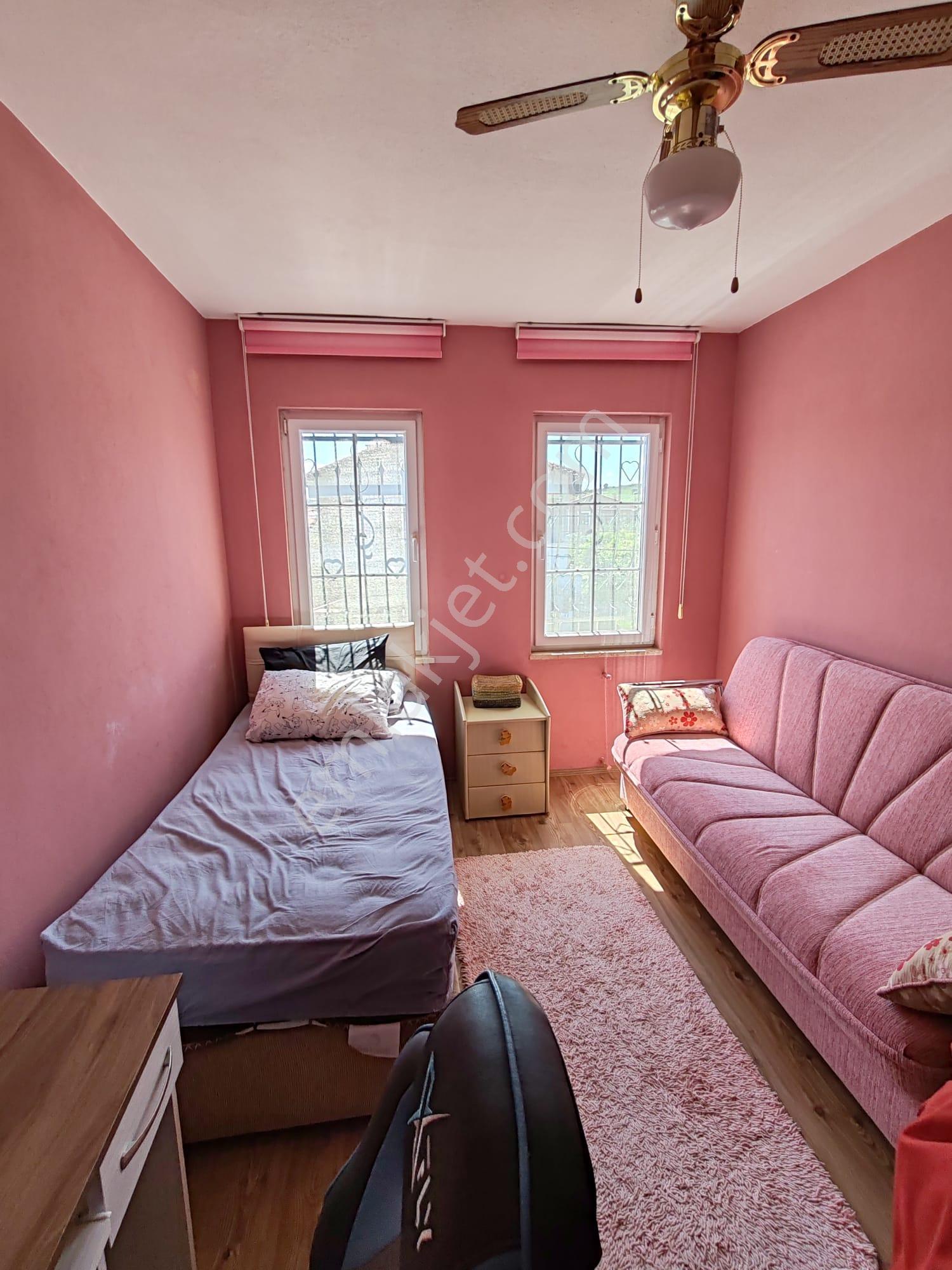Cunda Adasında Arkadenizde Plaja Yakın Kiralık Eşyalı Villa - Görsel 20